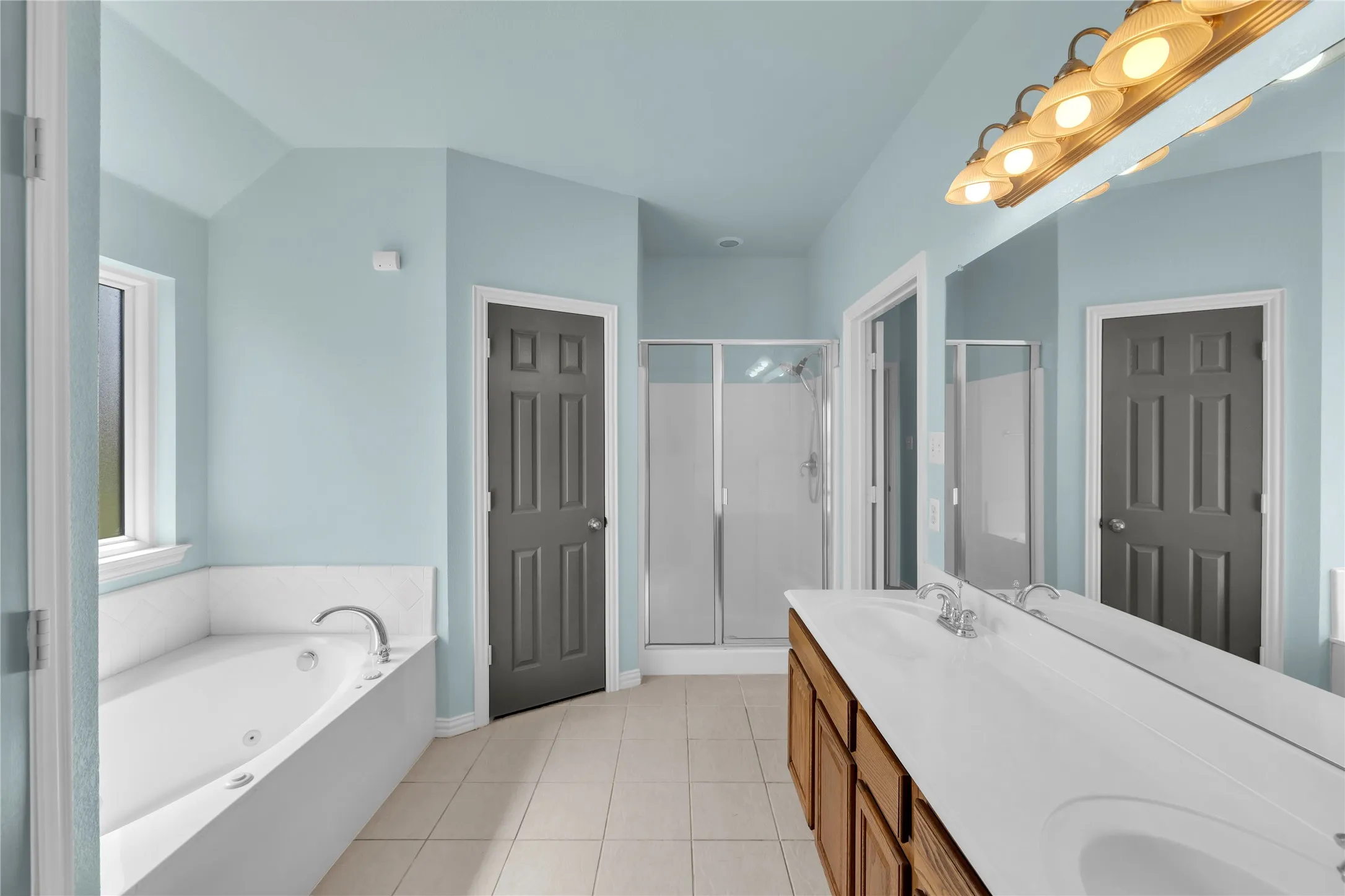 Single Family Residence For Sale in Kaufman County , 16055 Prairie Meadow Lane, Forney, Texas 75126, 4 Bedroom, 2 Bathroom, 2 Garage spaces, 2,425 Sqft, built in 2005, mls#21390149, Real Estate Agent in Forney, Homes For Sale in Kaufman county, Homes For Sale in Forney, Realtor in Forney Texas, Real Estate Brokerage Independent Realty Texas, Luminita Cordes Realtor