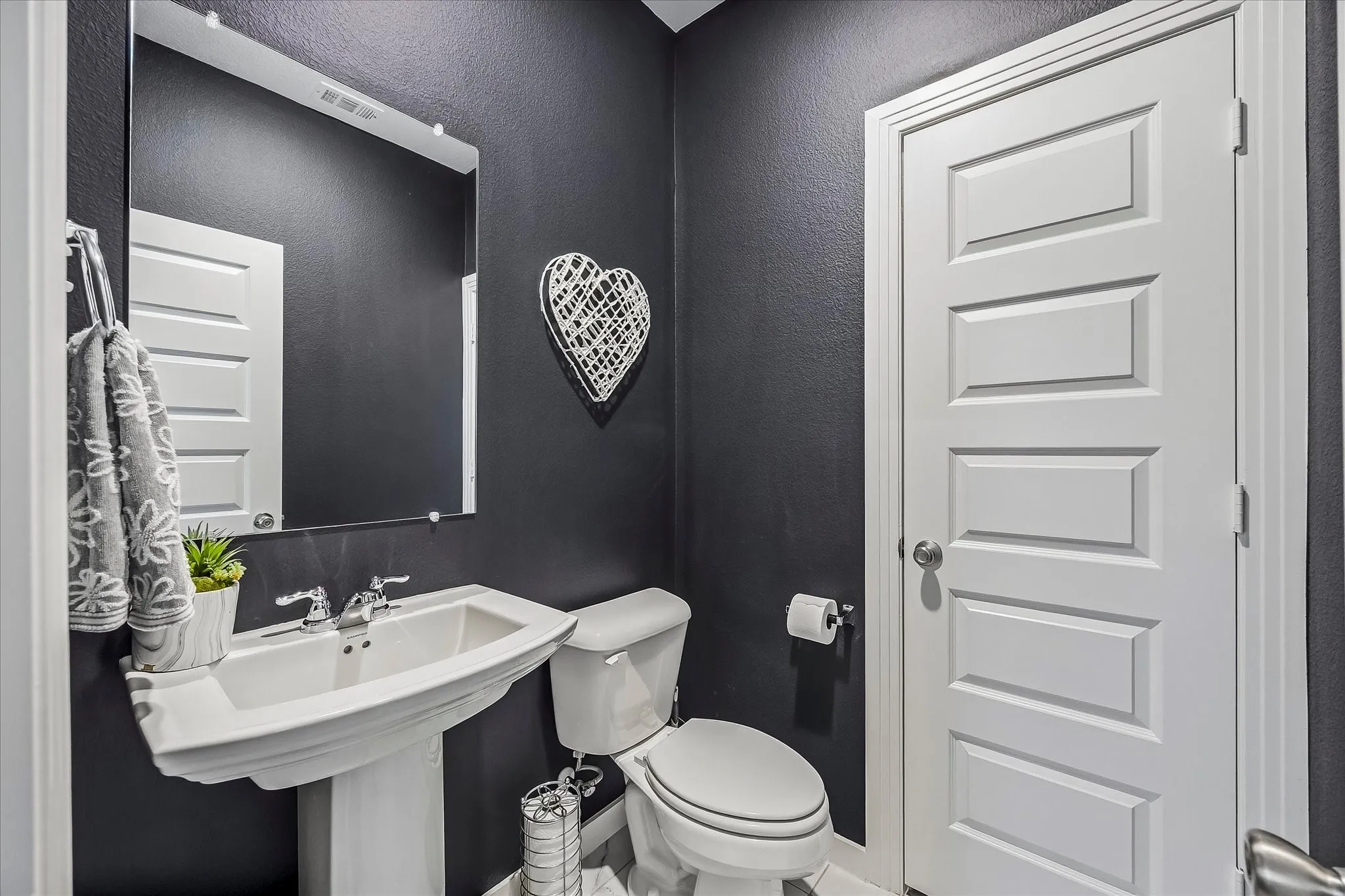 Single Family Residence For Sale in Denton County , 1508 Copper Bay Court, Aubrey, Texas 76227, 4 Bedroom, 3 Bathroom, 2 Garage spaces, 2,648 Sqft, built in 2020, mls#21389794, Real Estate Agent in Aubrey, Homes For Sale in Denton county, Homes For Sale in Aubrey, Realtor in Aubrey Texas, Real Estate Brokerage Independent Realty Texas, Luminita Cordes Realtor
