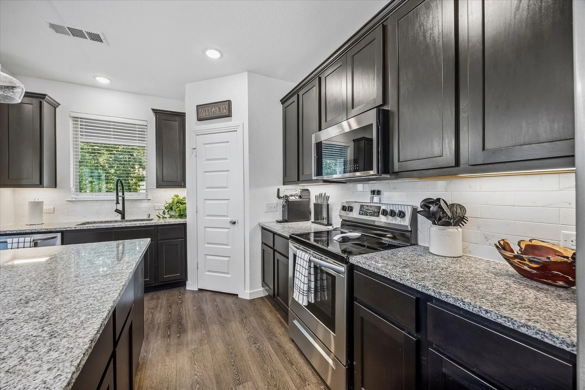 Single Family Residence For Sale in Denton County , 1508 Copper Bay Court, Aubrey, Texas 76227, 4 Bedroom, 3 Bathroom, 2 Garage spaces, 2,648 Sqft, built in 2020, mls#21389794, Real Estate Agent in Aubrey, Homes For Sale in Denton county, Homes For Sale in Aubrey, Realtor in Aubrey Texas, Real Estate Brokerage Independent Realty Texas, Luminita Cordes Realtor