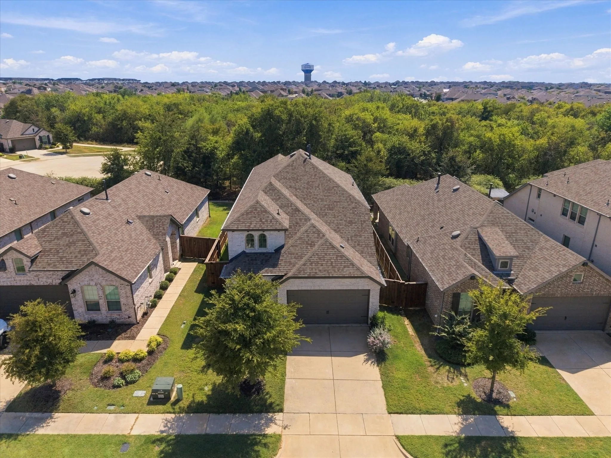 Single Family Residence For Sale in Denton County , 1508 Copper Bay Court, Aubrey, Texas 76227, 4 Bedroom, 3 Bathroom, 2 Garage spaces, 2,648 Sqft, built in 2020, mls#21389794, Real Estate Agent in Aubrey, Homes For Sale in Denton county, Homes For Sale in Aubrey, Realtor in Aubrey Texas, Real Estate Brokerage Independent Realty Texas, Luminita Cordes Realtor