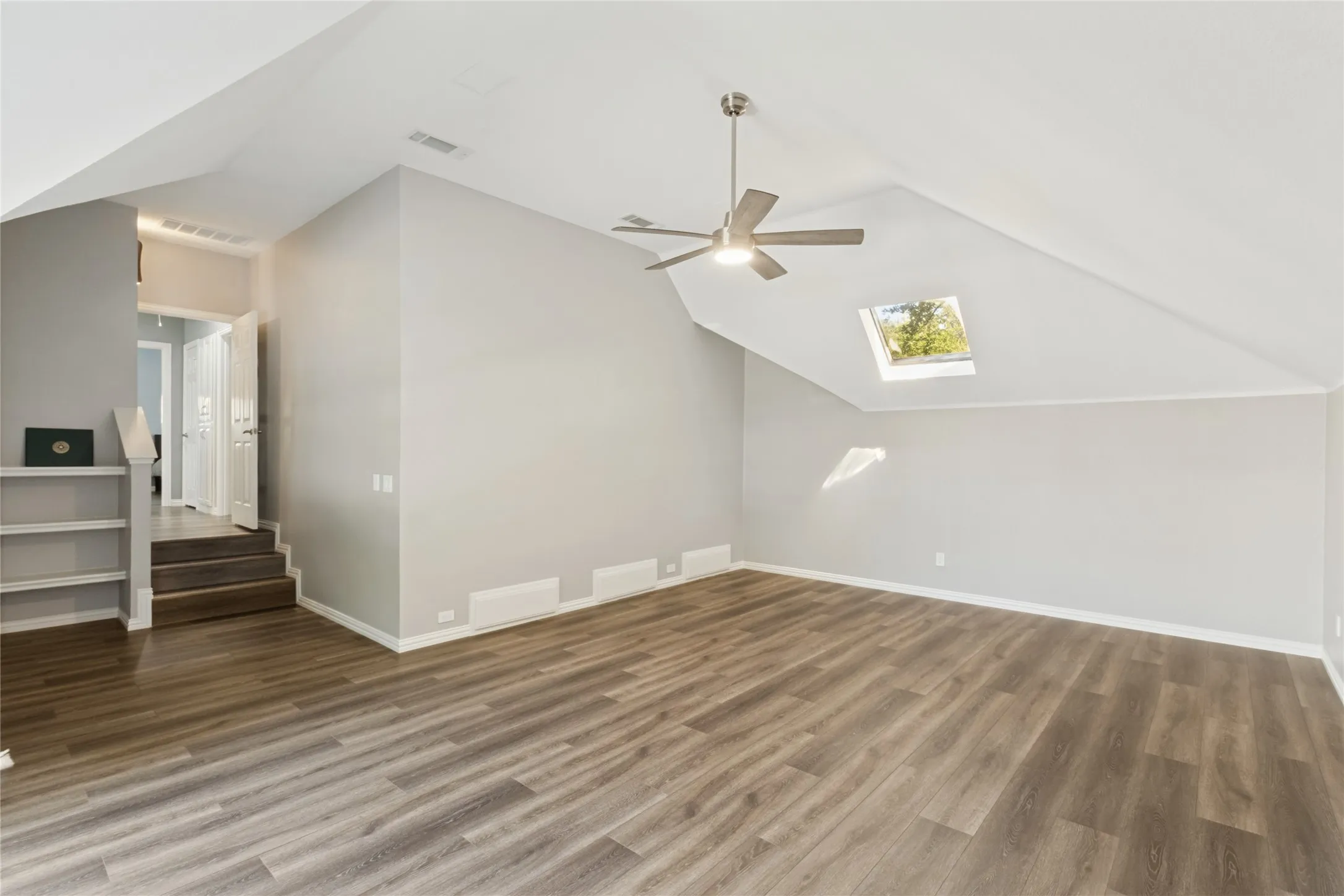 Single Family Residence For Sale in Collin County , 804 Lakewood Drive, Mc Kinney, Texas 75072, 4 Bedroom, 3 Bathroom, 3 Garage spaces, 4,016 Sqft, built in 1994, mls#21389884, Real Estate Agent in Mc Kinney, Homes For Sale in Collin county, Homes For Sale in Mc Kinney, Realtor in Mc Kinney Texas, Real Estate Brokerage Independent Realty Texas, Luminita Cordes Realtor