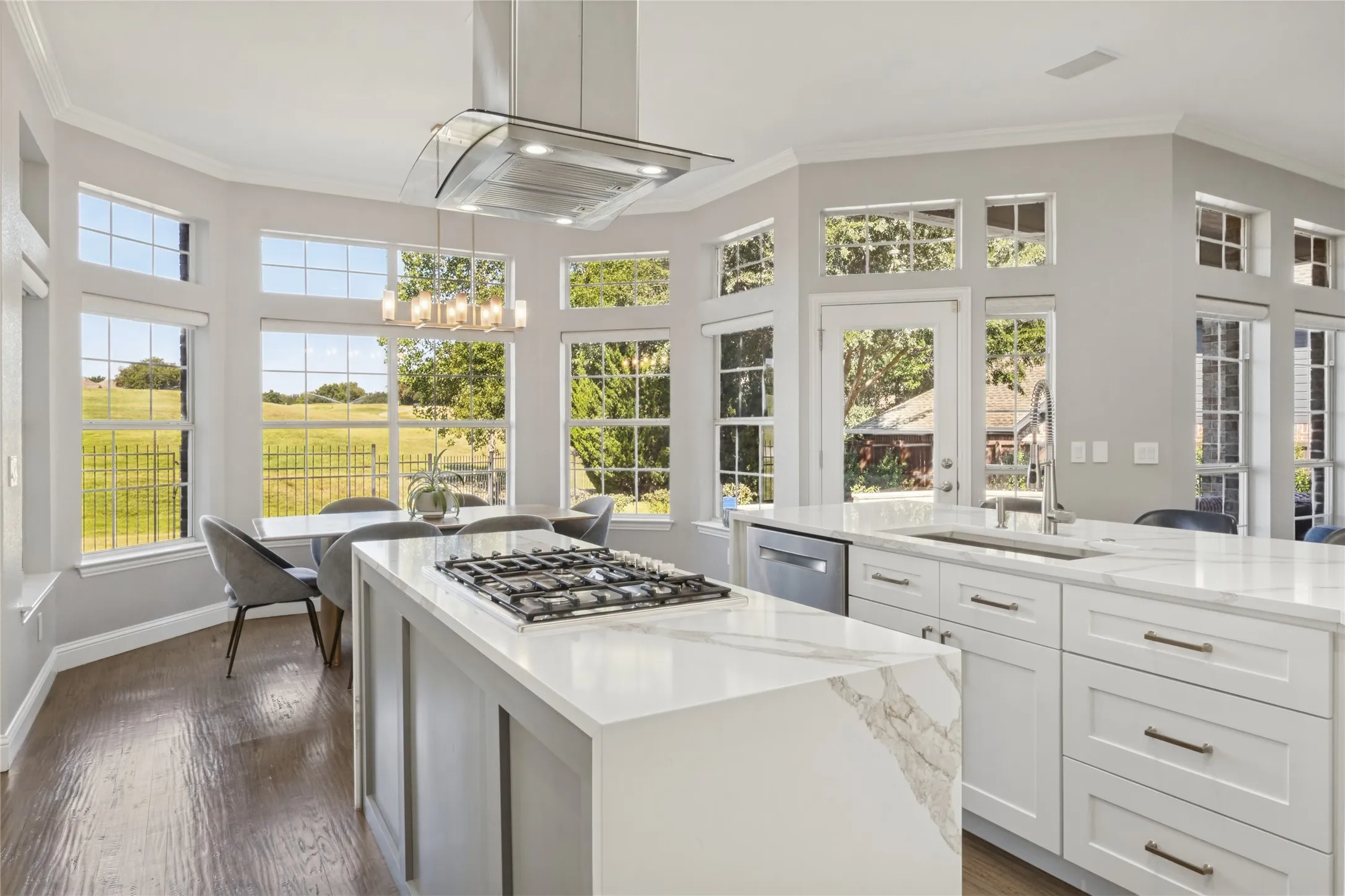 Single Family Residence For Sale in Collin County , 804 Lakewood Drive, Mc Kinney, Texas 75072, 4 Bedroom, 3 Bathroom, 3 Garage spaces, 4,016 Sqft, built in 1994, mls#21389884, Real Estate Agent in Mc Kinney, Homes For Sale in Collin county, Homes For Sale in Mc Kinney, Realtor in Mc Kinney Texas, Real Estate Brokerage Independent Realty Texas, Luminita Cordes Realtor