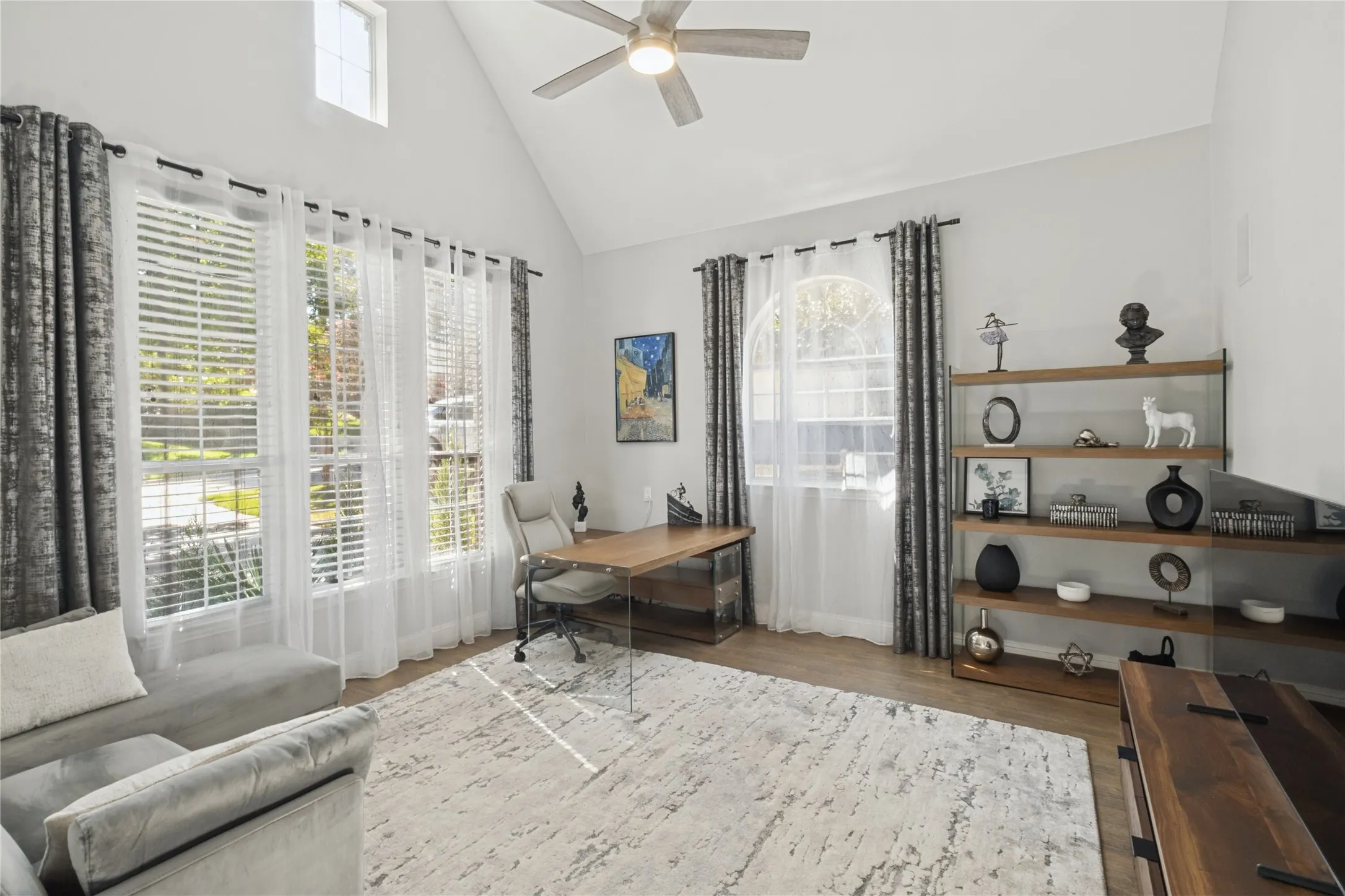Single Family Residence For Sale in Collin County , 804 Lakewood Drive, Mc Kinney, Texas 75072, 4 Bedroom, 3 Bathroom, 3 Garage spaces, 4,016 Sqft, built in 1994, mls#21389884, Real Estate Agent in Mc Kinney, Homes For Sale in Collin county, Homes For Sale in Mc Kinney, Realtor in Mc Kinney Texas, Real Estate Brokerage Independent Realty Texas, Luminita Cordes Realtor