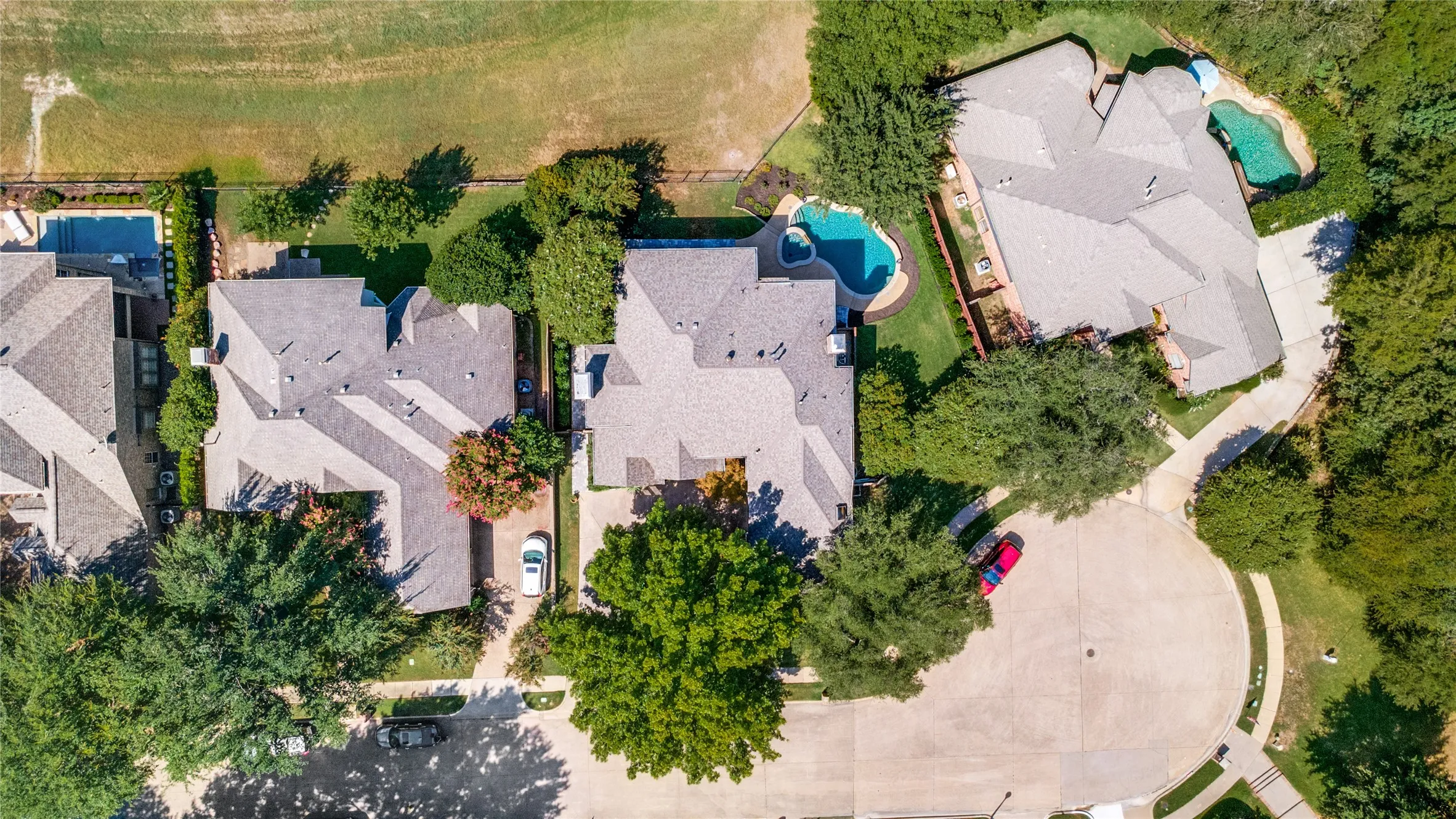 Single Family Residence For Sale in Collin County , 804 Lakewood Drive, Mc Kinney, Texas 75072, 4 Bedroom, 3 Bathroom, 3 Garage spaces, 4,016 Sqft, built in 1994, mls#21389884, Real Estate Agent in Mc Kinney, Homes For Sale in Collin county, Homes For Sale in Mc Kinney, Realtor in Mc Kinney Texas, Real Estate Brokerage Independent Realty Texas, Luminita Cordes Realtor