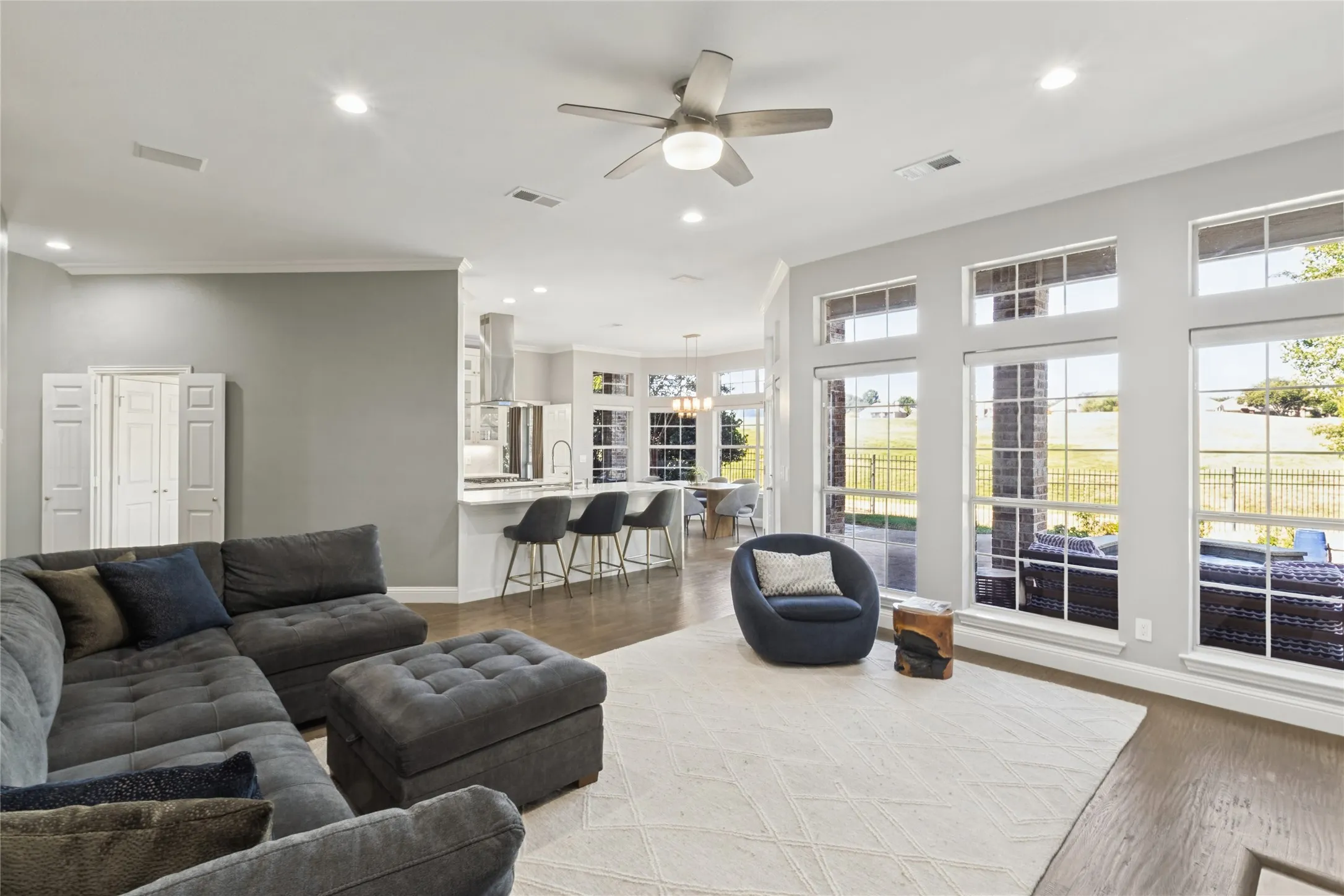 Single Family Residence For Sale in Collin County , 804 Lakewood Drive, Mc Kinney, Texas 75072, 4 Bedroom, 3 Bathroom, 3 Garage spaces, 4,016 Sqft, built in 1994, mls#21389884, Real Estate Agent in Mc Kinney, Homes For Sale in Collin county, Homes For Sale in Mc Kinney, Realtor in Mc Kinney Texas, Real Estate Brokerage Independent Realty Texas, Luminita Cordes Realtor
