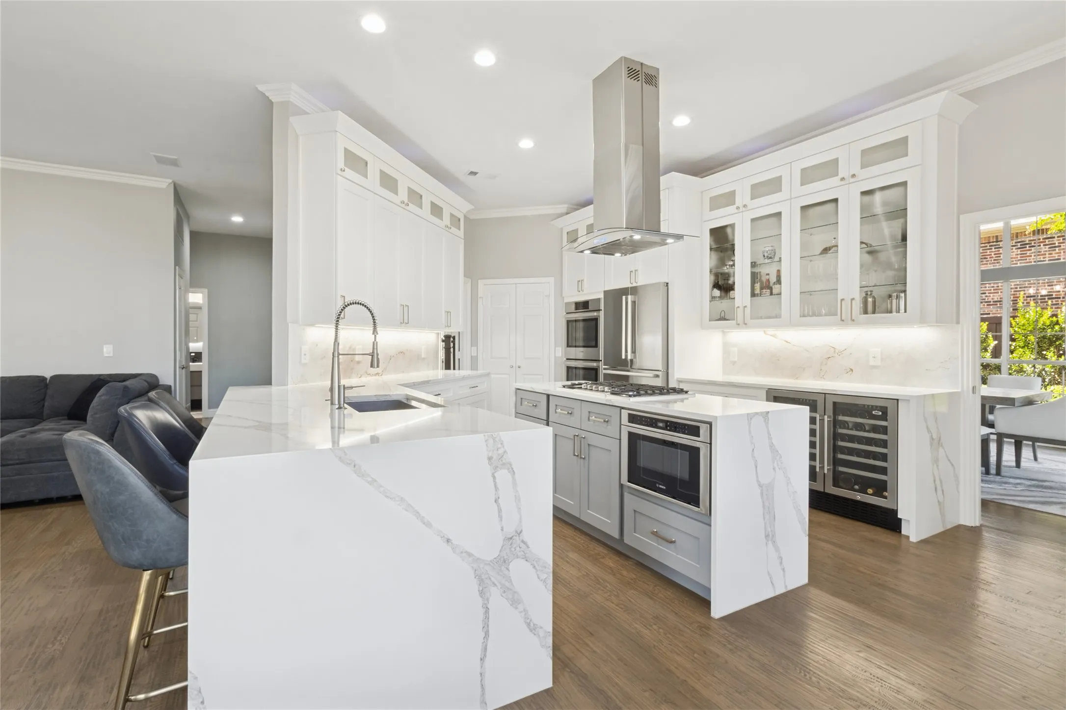 Single Family Residence For Sale in Collin County , 804 Lakewood Drive, Mc Kinney, Texas 75072, 4 Bedroom, 3 Bathroom, 3 Garage spaces, 4,016 Sqft, built in 1994, mls#21389884, Real Estate Agent in Mc Kinney, Homes For Sale in Collin county, Homes For Sale in Mc Kinney, Realtor in Mc Kinney Texas, Real Estate Brokerage Independent Realty Texas, Luminita Cordes Realtor