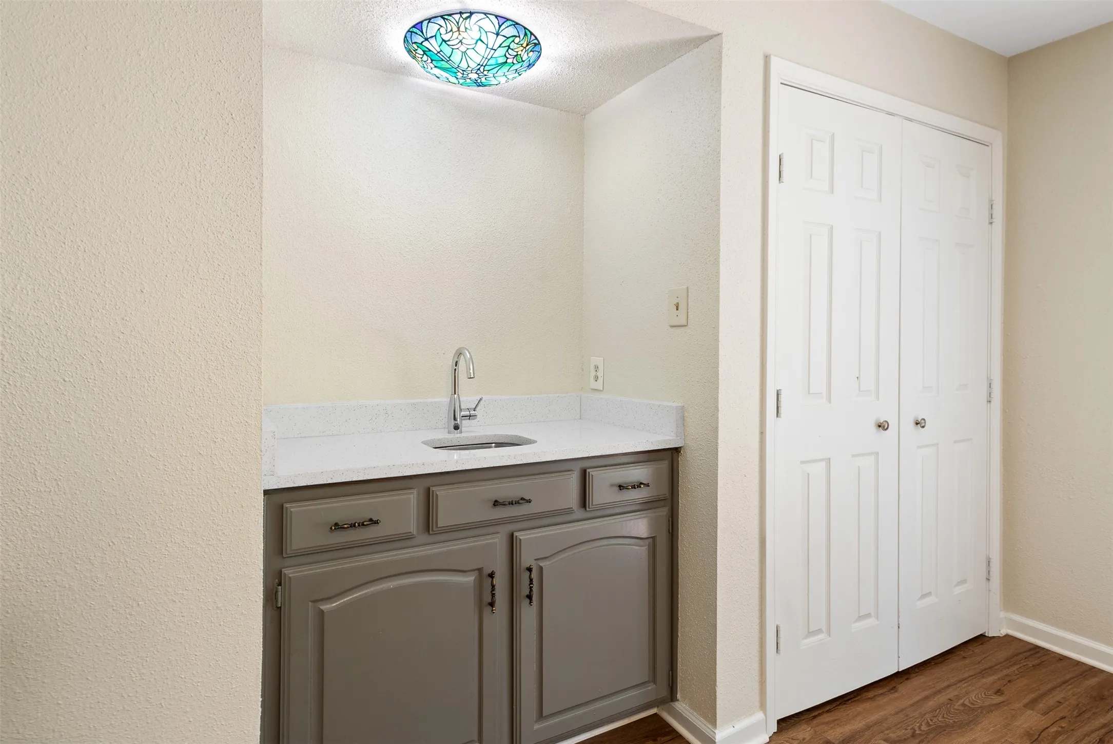 Single Family Residence For Sale in Tarrant County , 5816 Gatewood Drive, Arlington, Texas 76016, 3 Bedroom, 3 Bathroom, 2 Garage spaces, 2,569 Sqft, built in 1977, mls#21386898, Real Estate Agent in Arlington, Homes For Sale in Tarrant county, Homes For Sale in Arlington, Realtor in Arlington Texas, Real Estate Brokerage Independent Realty Texas, Luminita Cordes Realtor