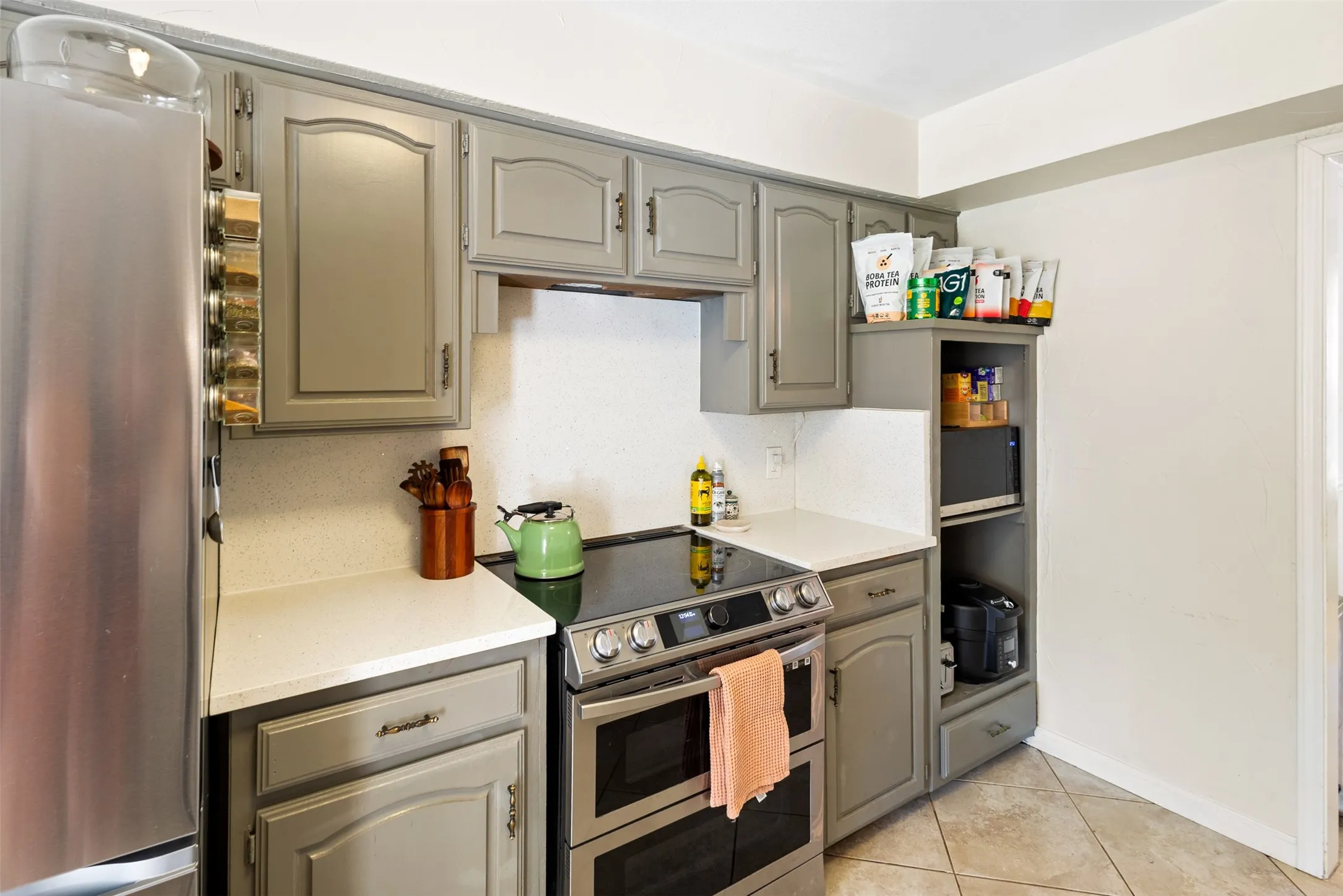 Single Family Residence For Sale in Tarrant County , 5816 Gatewood Drive, Arlington, Texas 76016, 3 Bedroom, 3 Bathroom, 2 Garage spaces, 2,569 Sqft, built in 1977, mls#21386898, Real Estate Agent in Arlington, Homes For Sale in Tarrant county, Homes For Sale in Arlington, Realtor in Arlington Texas, Real Estate Brokerage Independent Realty Texas, Luminita Cordes Realtor