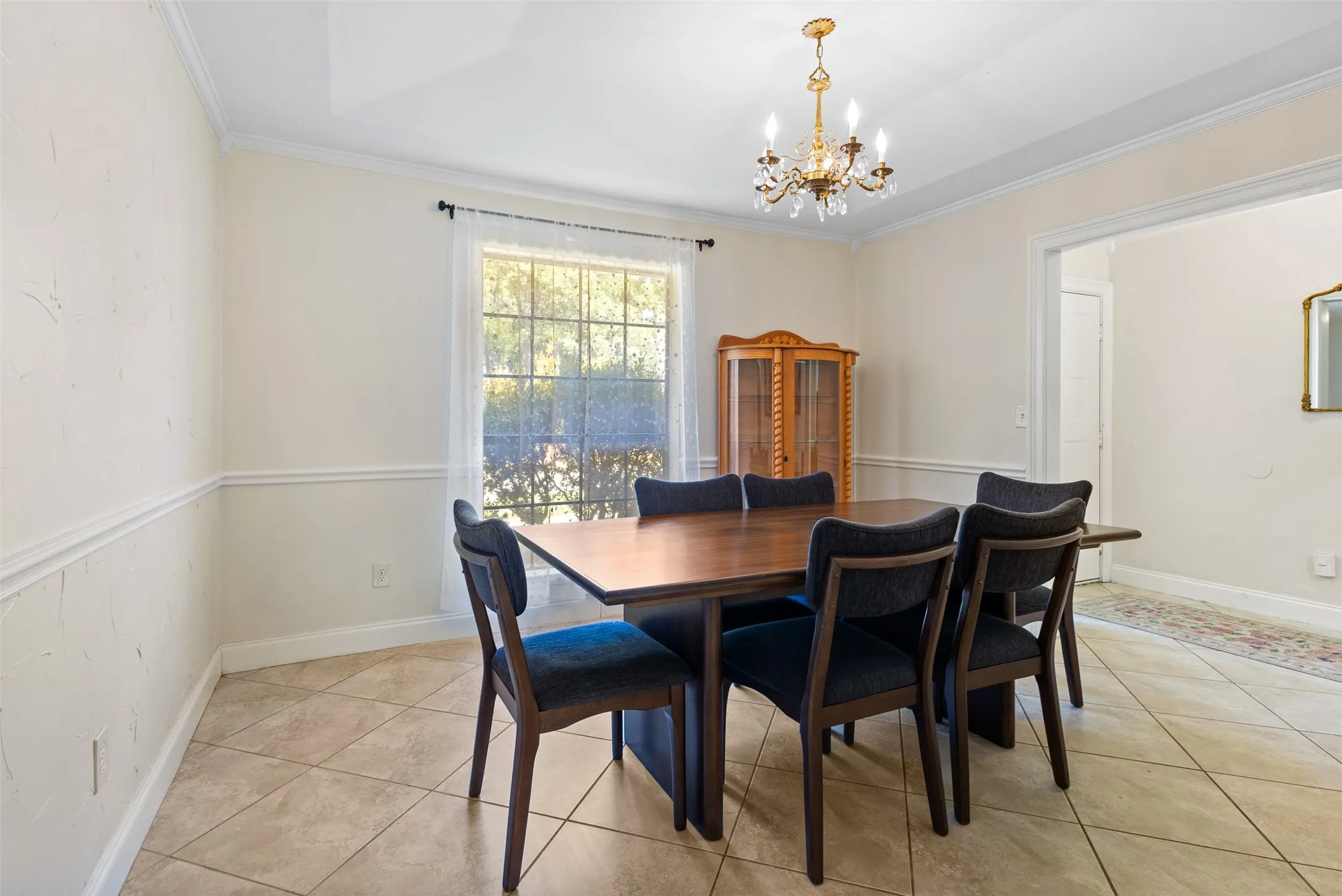 Single Family Residence For Sale in Tarrant County , 5816 Gatewood Drive, Arlington, Texas 76016, 3 Bedroom, 3 Bathroom, 2 Garage spaces, 2,569 Sqft, built in 1977, mls#21386898, Real Estate Agent in Arlington, Homes For Sale in Tarrant county, Homes For Sale in Arlington, Realtor in Arlington Texas, Real Estate Brokerage Independent Realty Texas, Luminita Cordes Realtor