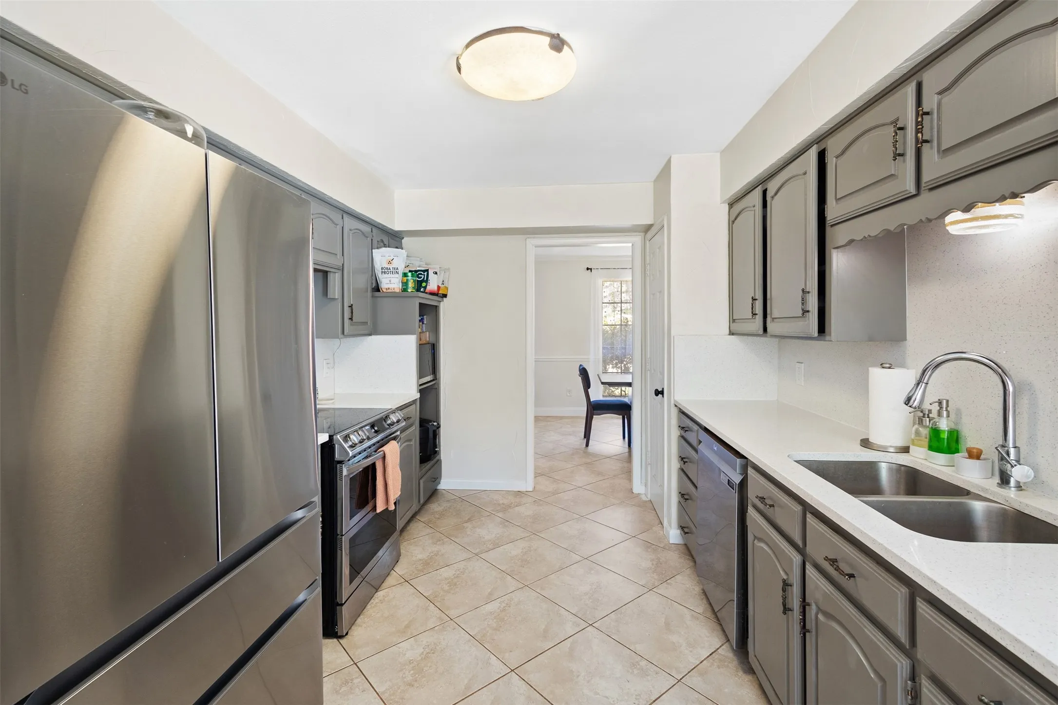 Single Family Residence For Sale in Tarrant County , 5816 Gatewood Drive, Arlington, Texas 76016, 3 Bedroom, 3 Bathroom, 2 Garage spaces, 2,569 Sqft, built in 1977, mls#21386898, Real Estate Agent in Arlington, Homes For Sale in Tarrant county, Homes For Sale in Arlington, Realtor in Arlington Texas, Real Estate Brokerage Independent Realty Texas, Luminita Cordes Realtor