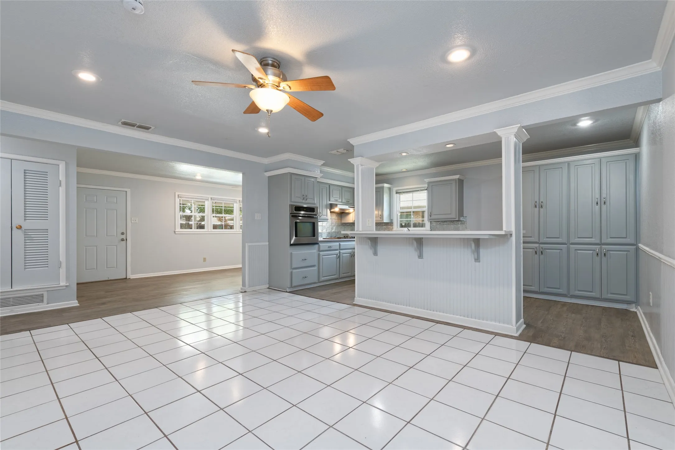 Single Family Residence For Sale in Taylor County , 3142 Columbia Drive, Abilene, Texas 79605, 3 Bedroom, 2 Bathroom, Garage spaces, 2,000 Sqft, built in 1958, mls#21390144, Real Estate Agent in Abilene, Homes For Sale in Taylor county, Homes For Sale in Abilene, Realtor in Abilene Texas, Real Estate Brokerage Independent Realty Texas, Luminita Cordes Realtor