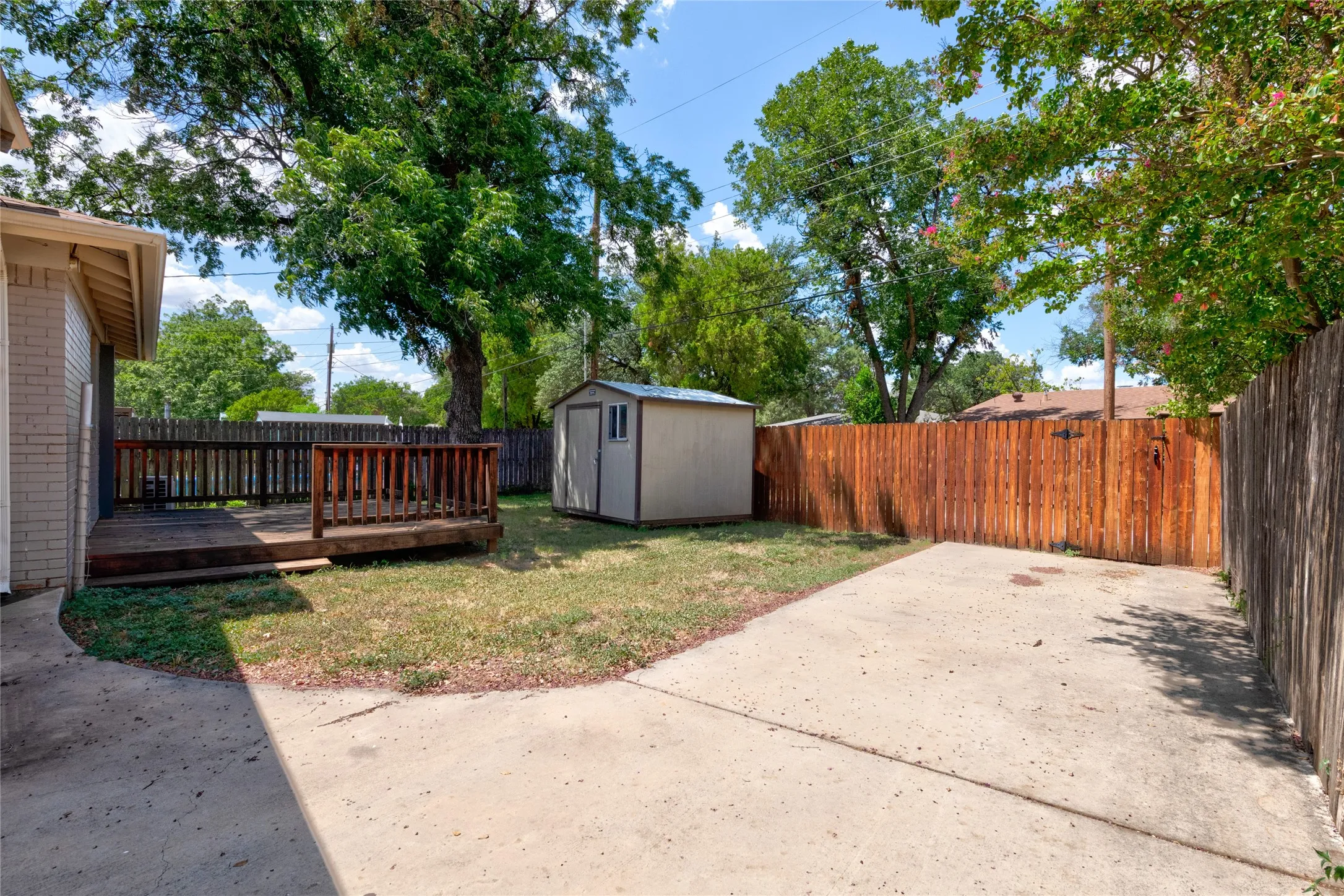 Single Family Residence For Sale in Taylor County , 3142 Columbia Drive, Abilene, Texas 79605, 3 Bedroom, 2 Bathroom, Garage spaces, 2,000 Sqft, built in 1958, mls#21390144, Real Estate Agent in Abilene, Homes For Sale in Taylor county, Homes For Sale in Abilene, Realtor in Abilene Texas, Real Estate Brokerage Independent Realty Texas, Luminita Cordes Realtor