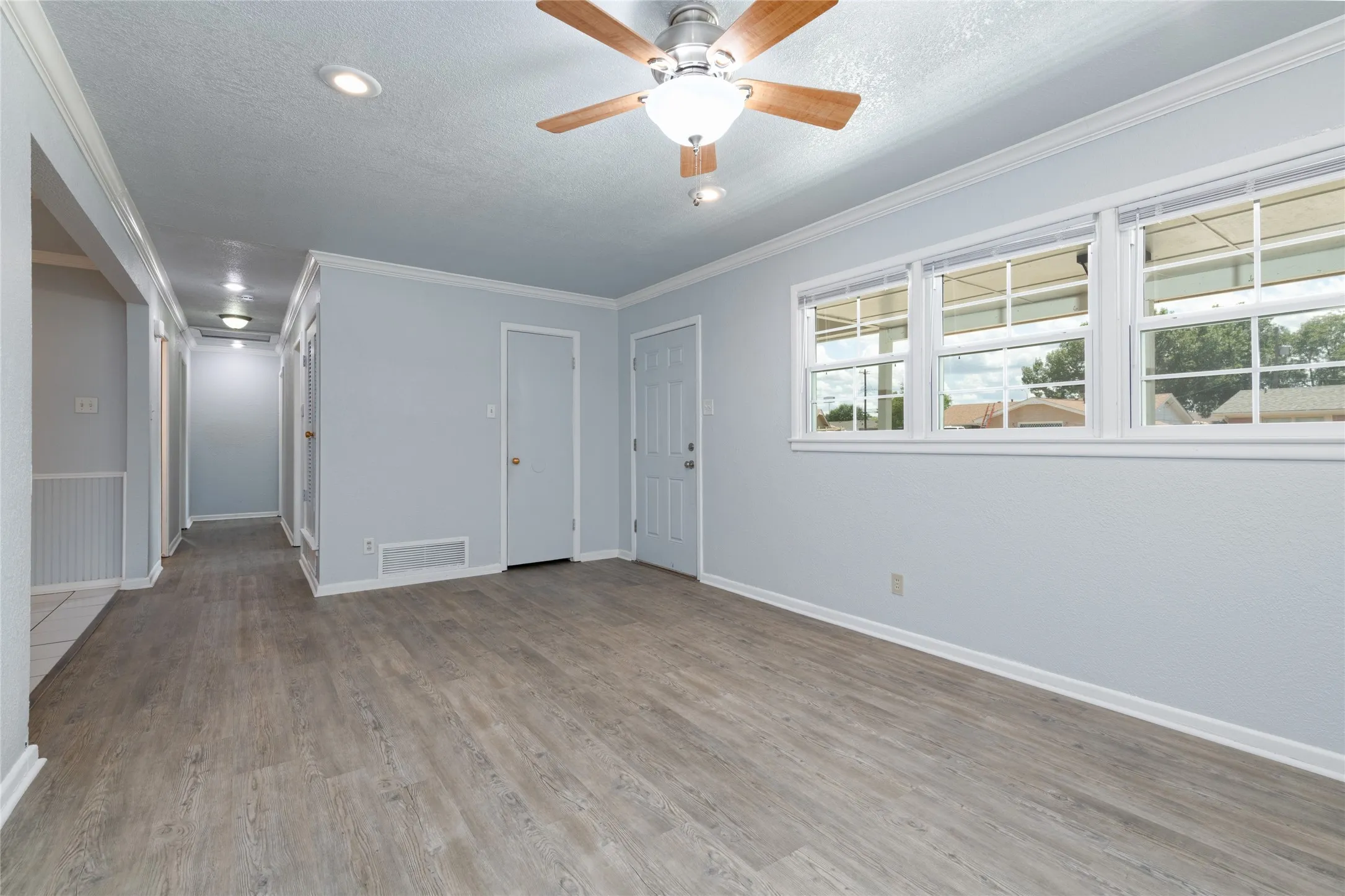 Single Family Residence For Sale in Taylor County , 3142 Columbia Drive, Abilene, Texas 79605, 3 Bedroom, 2 Bathroom, Garage spaces, 2,000 Sqft, built in 1958, mls#21390144, Real Estate Agent in Abilene, Homes For Sale in Taylor county, Homes For Sale in Abilene, Realtor in Abilene Texas, Real Estate Brokerage Independent Realty Texas, Luminita Cordes Realtor