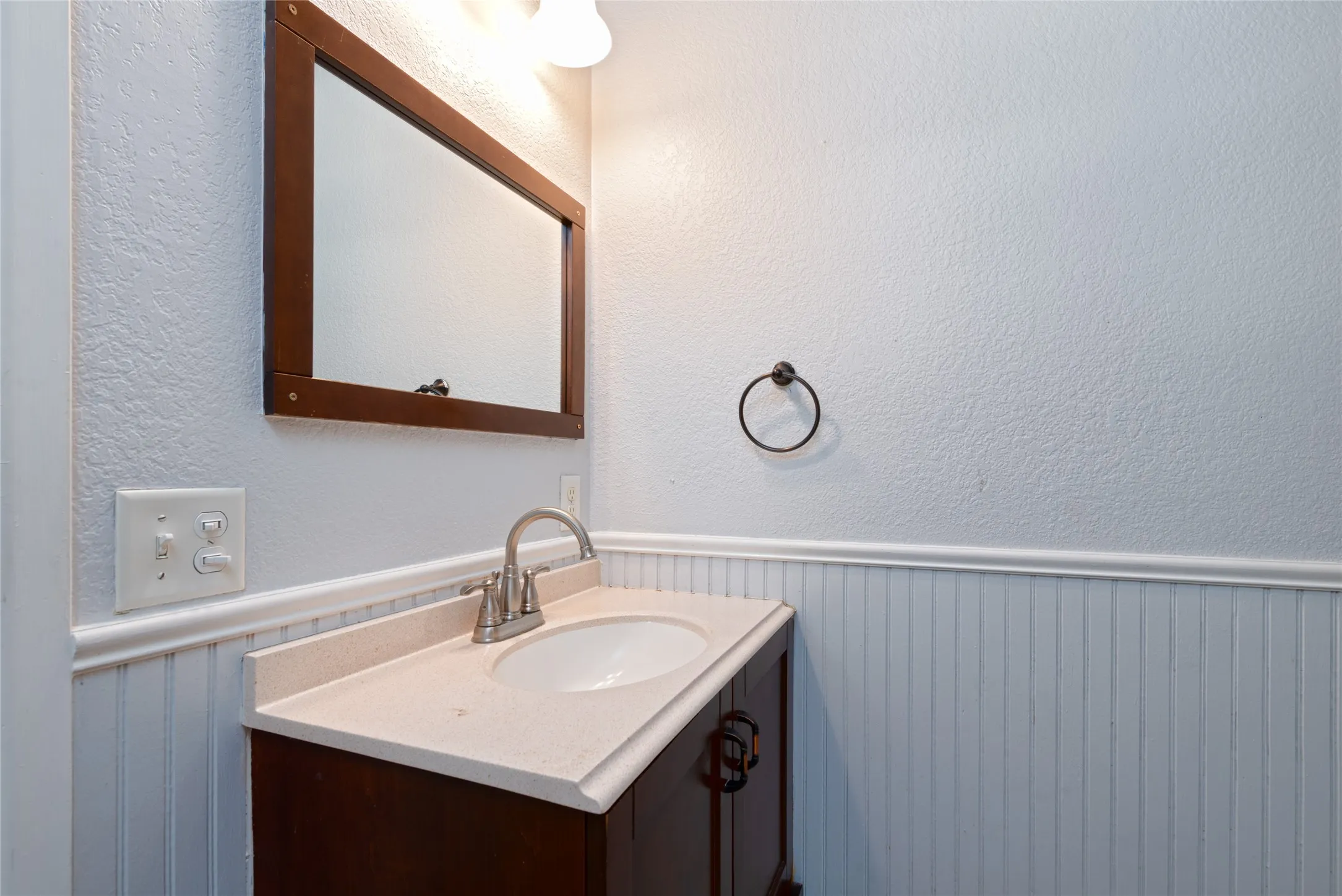 Single Family Residence For Sale in Taylor County , 3142 Columbia Drive, Abilene, Texas 79605, 3 Bedroom, 2 Bathroom, Garage spaces, 2,000 Sqft, built in 1958, mls#21390144, Real Estate Agent in Abilene, Homes For Sale in Taylor county, Homes For Sale in Abilene, Realtor in Abilene Texas, Real Estate Brokerage Independent Realty Texas, Luminita Cordes Realtor
