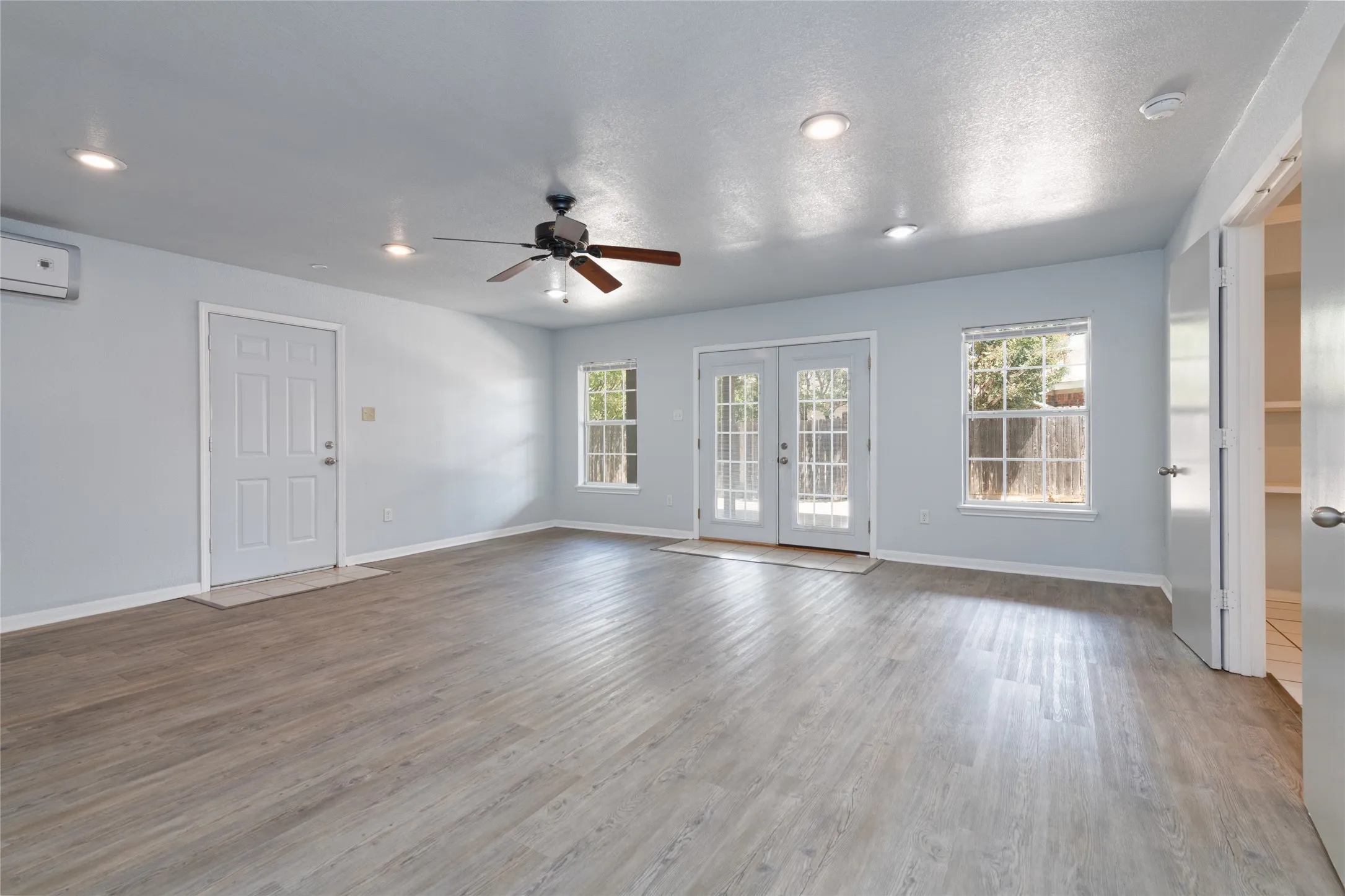 Single Family Residence For Sale in Taylor County , 3142 Columbia Drive, Abilene, Texas 79605, 3 Bedroom, 2 Bathroom, Garage spaces, 2,000 Sqft, built in 1958, mls#21390144, Real Estate Agent in Abilene, Homes For Sale in Taylor county, Homes For Sale in Abilene, Realtor in Abilene Texas, Real Estate Brokerage Independent Realty Texas, Luminita Cordes Realtor