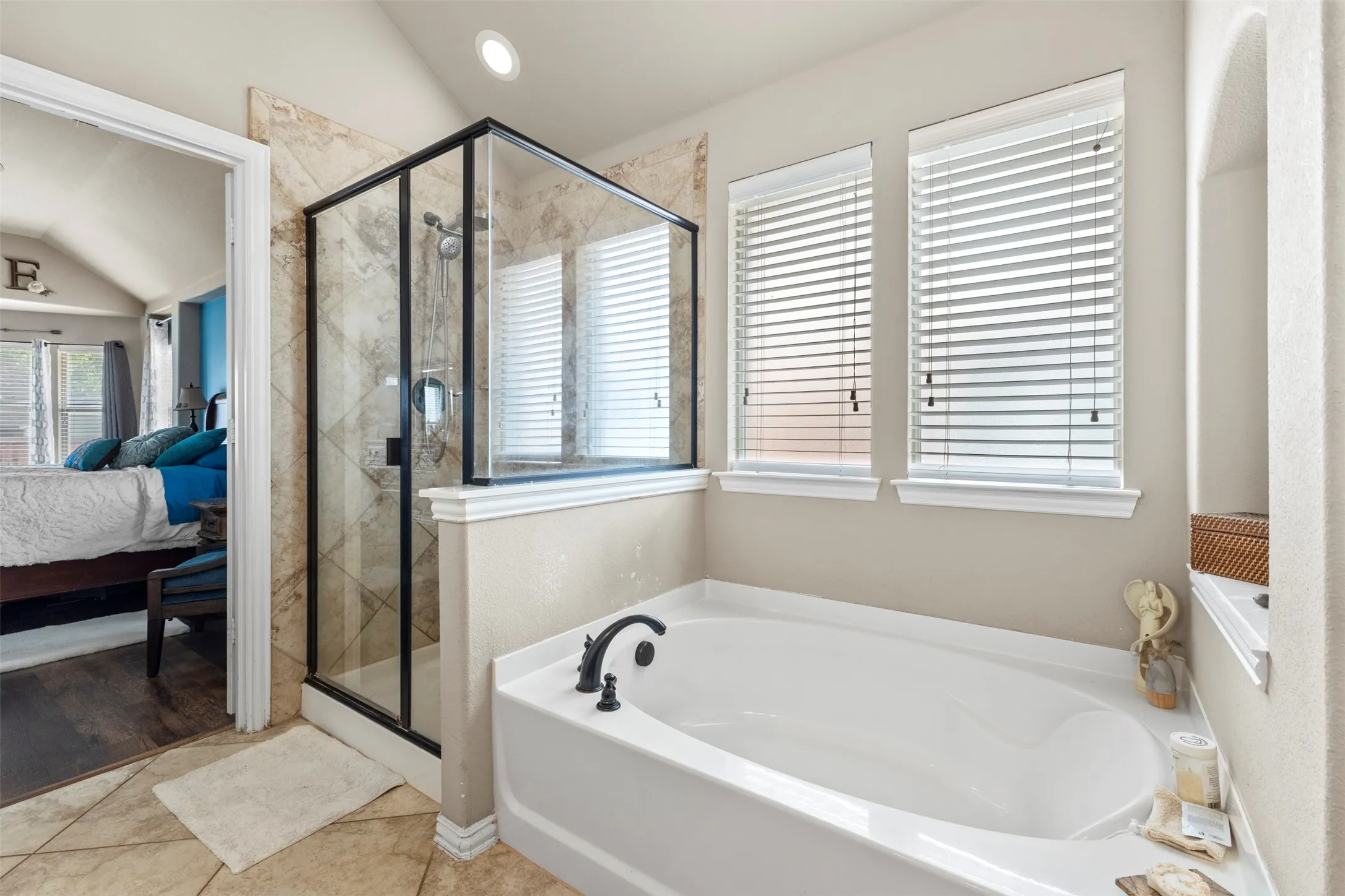 Single Family Residence For Sale in Ellis County , 726 Celebrity Court, Midlothian, Texas 76065, 4 Bedroom, 2 Bathroom, 2 Garage spaces, 2,270 Sqft, built in 2010, mls#21389388, Real Estate Agent in Midlothian, Homes For Sale in Ellis county, Homes For Sale in Midlothian, Realtor in Midlothian Texas, Real Estate Brokerage Independent Realty Texas, Luminita Cordes Realtor