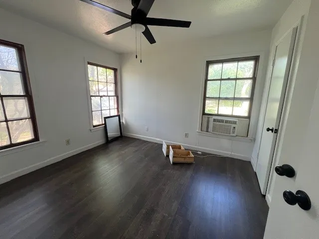Single Family Residence For Rent in Taylor County , 1466 Park Avenue, Abilene, Texas 79603, 2 Bedroom, 1 Bathroom, Garage spaces, 1,038 Sqft, built in 1950, mls#21390153, Real Estate Agent in Abilene, Homes For Rent in Taylor county, Homes For Rent in Abilene, Realtor in Abilene Texas, Real Estate Brokerage Independent Realty Texas, Luminita Cordes Realtor