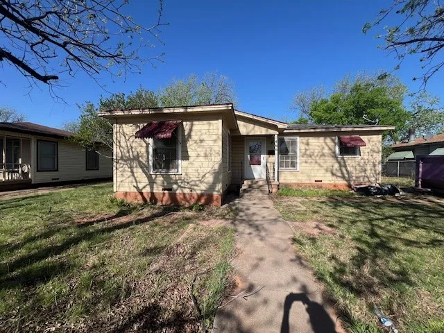 Single Family Residence For Rent