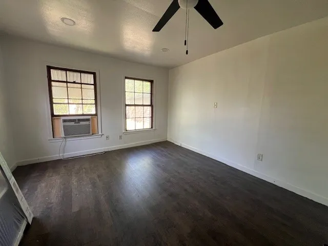 Single Family Residence For Rent in Taylor County , 1466 Park Avenue, Abilene, Texas 79603, 2 Bedroom, 1 Bathroom, Garage spaces, 1,038 Sqft, built in 1950, mls#21390153, Real Estate Agent in Abilene, Homes For Rent in Taylor county, Homes For Rent in Abilene, Realtor in Abilene Texas, Real Estate Brokerage Independent Realty Texas, Luminita Cordes Realtor