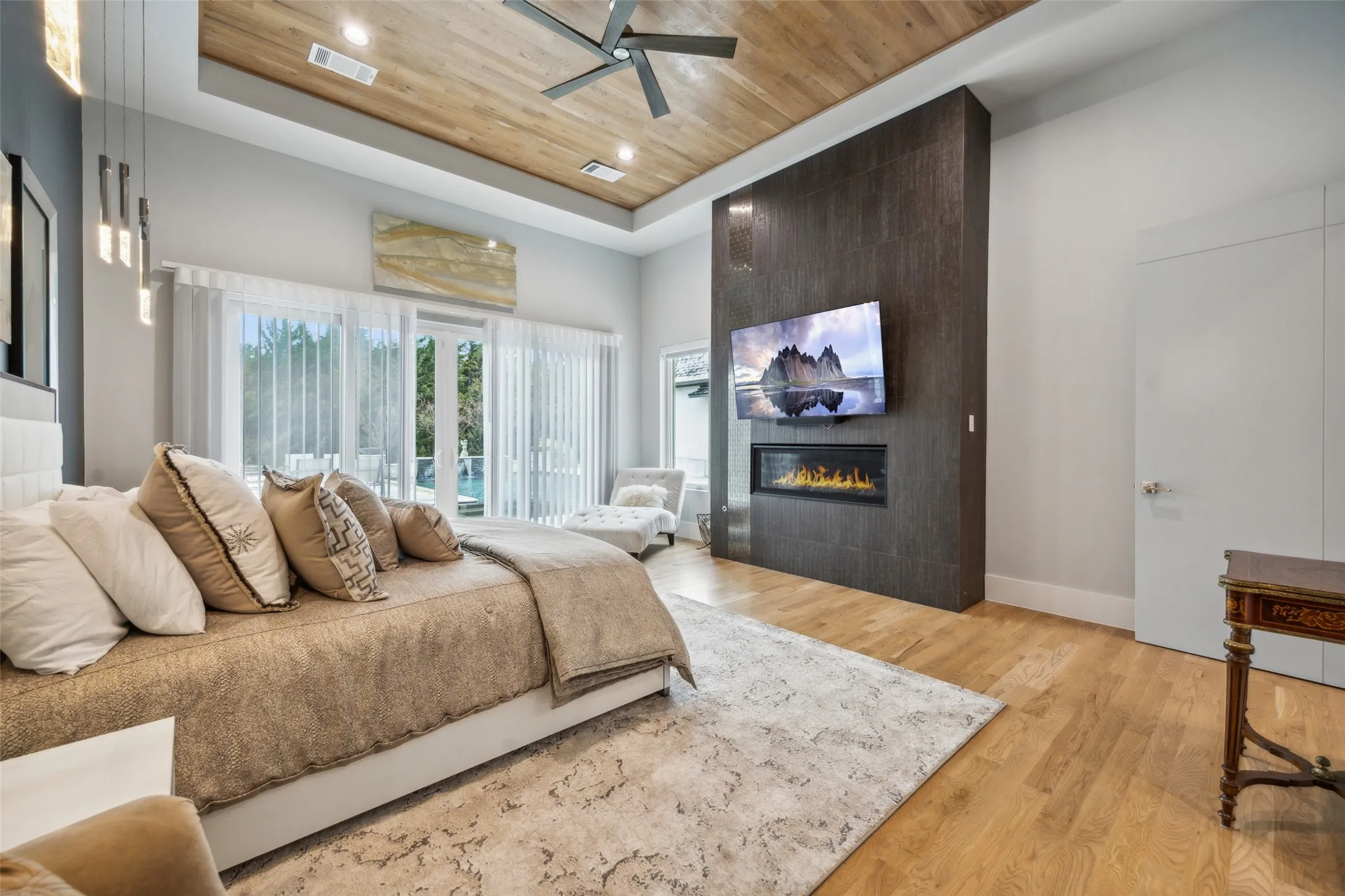 Single Family Residence For Sale in Rockwall County , 405 Kings Landing, Heath, Texas 75032, 4 Bedroom, 7 Bathroom, 3 Garage spaces, 5,734 Sqft, built in 2021, mls#21386962, Real Estate Agent in Heath, Homes For Sale in Rockwall county, Homes For Sale in Heath, Realtor in Heath Texas, Real Estate Brokerage Independent Realty Texas, Luminita Cordes Realtor