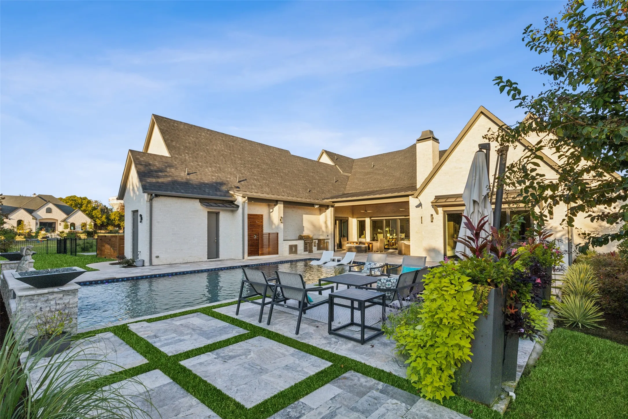 Single Family Residence For Sale in Rockwall County , 405 Kings Landing, Heath, Texas 75032, 4 Bedroom, 7 Bathroom, 3 Garage spaces, 5,734 Sqft, built in 2021, mls#21386962, Real Estate Agent in Heath, Homes For Sale in Rockwall county, Homes For Sale in Heath, Realtor in Heath Texas, Real Estate Brokerage Independent Realty Texas, Luminita Cordes Realtor
