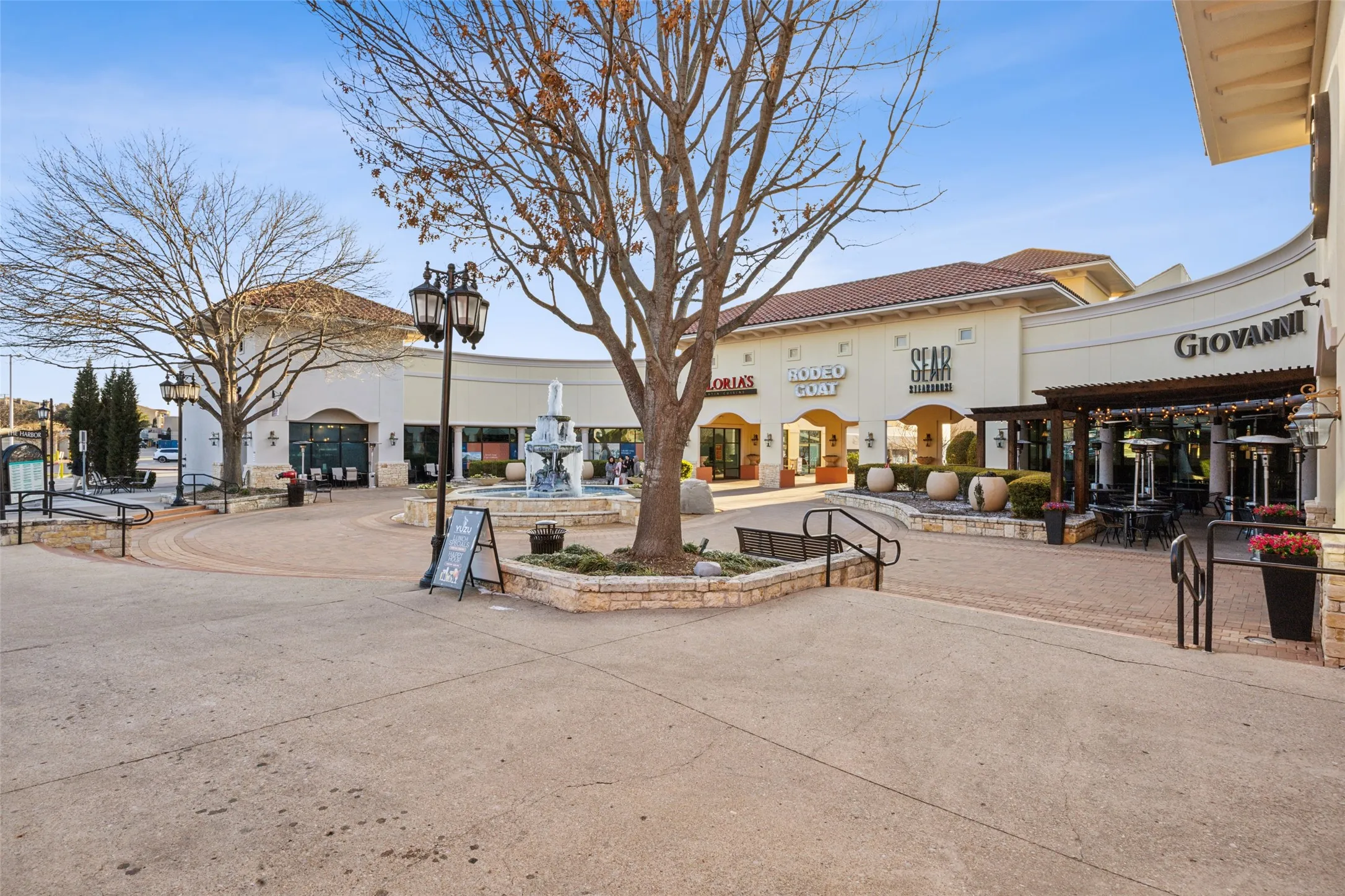 Single Family Residence For Sale in Rockwall County , 405 Kings Landing, Heath, Texas 75032, 4 Bedroom, 7 Bathroom, 3 Garage spaces, 5,734 Sqft, built in 2021, mls#21386962, Real Estate Agent in Heath, Homes For Sale in Rockwall county, Homes For Sale in Heath, Realtor in Heath Texas, Real Estate Brokerage Independent Realty Texas, Luminita Cordes Realtor