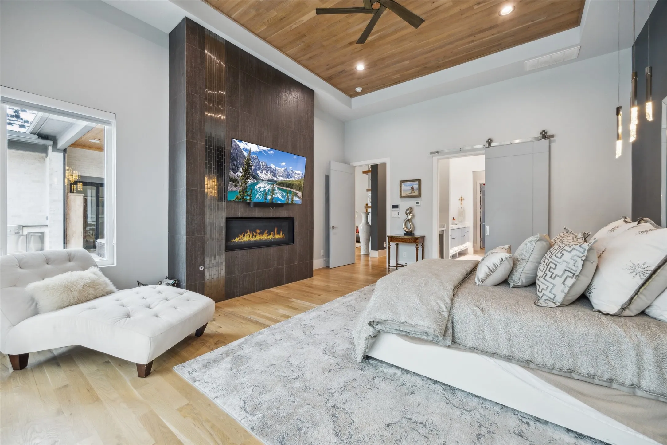 Single Family Residence For Sale in Rockwall County , 405 Kings Landing, Heath, Texas 75032, 4 Bedroom, 7 Bathroom, 3 Garage spaces, 5,734 Sqft, built in 2021, mls#21386962, Real Estate Agent in Heath, Homes For Sale in Rockwall county, Homes For Sale in Heath, Realtor in Heath Texas, Real Estate Brokerage Independent Realty Texas, Luminita Cordes Realtor