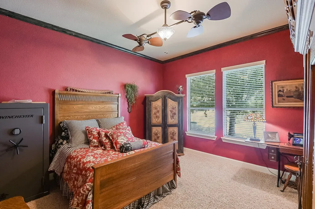 Secondary bedroom