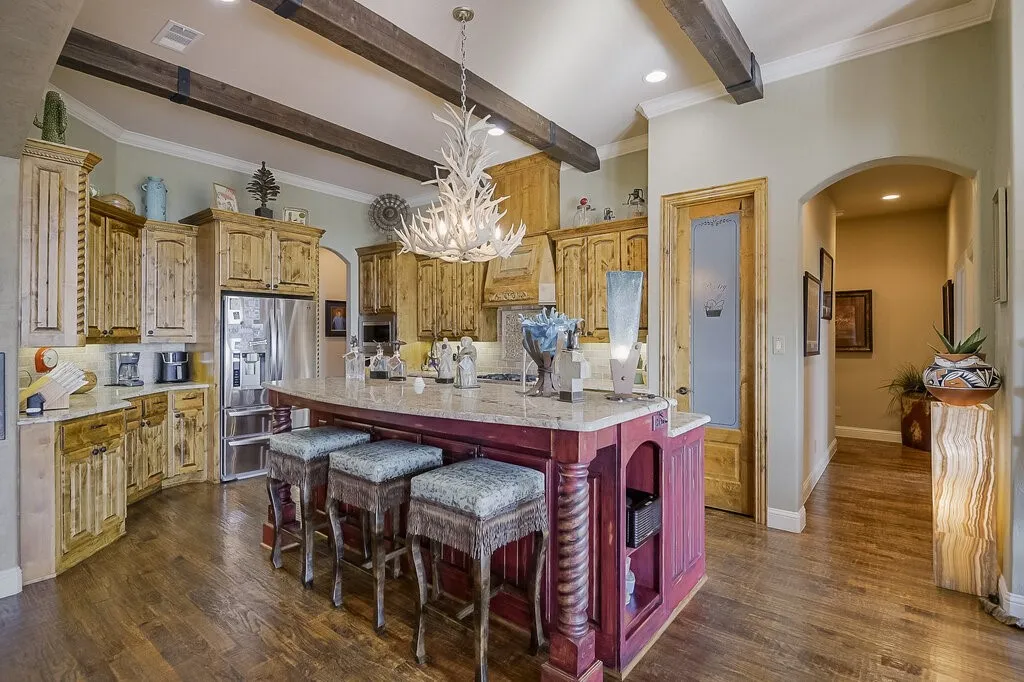 Single Family Residence For Sale in Parker County , 173 Pinnacle Peak Lane, Weatherford, Texas 76087, 3 Bedroom, 3 Bathroom, 3 Garage spaces, 3,452 Sqft, built in 2009, mls#21388951, Real Estate Agent in Weatherford, Homes For Sale in Parker county, Homes For Sale in Weatherford, Realtor in Weatherford Texas, Real Estate Brokerage Independent Realty Texas, Luminita Cordes Realtor