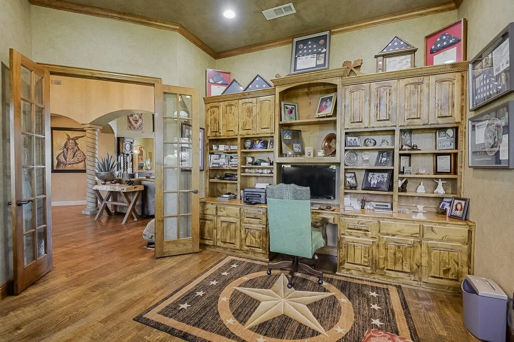 Single Family Residence For Sale in Parker County , 173 Pinnacle Peak Lane, Weatherford, Texas 76087, 3 Bedroom, 3 Bathroom, 3 Garage spaces, 3,452 Sqft, built in 2009, mls#21388951, Real Estate Agent in Weatherford, Homes For Sale in Parker county, Homes For Sale in Weatherford, Realtor in Weatherford Texas, Real Estate Brokerage Independent Realty Texas, Luminita Cordes Realtor