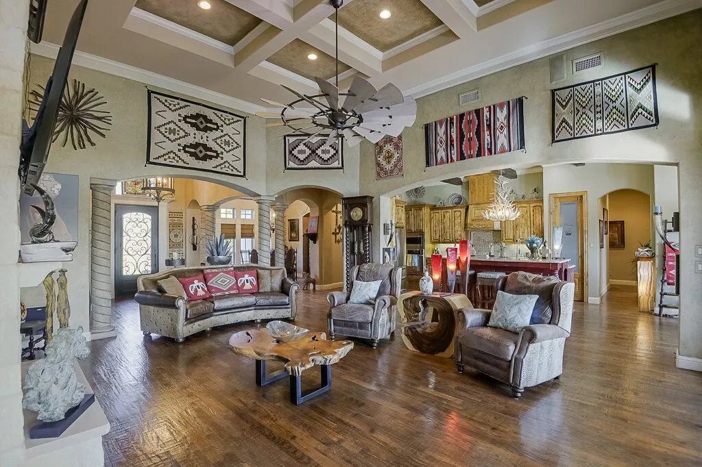 Single Family Residence For Sale in Parker County , 173 Pinnacle Peak Lane, Weatherford, Texas 76087, 3 Bedroom, 3 Bathroom, 3 Garage spaces, 3,452 Sqft, built in 2009, mls#21388951, Real Estate Agent in Weatherford, Homes For Sale in Parker county, Homes For Sale in Weatherford, Realtor in Weatherford Texas, Real Estate Brokerage Independent Realty Texas, Luminita Cordes Realtor