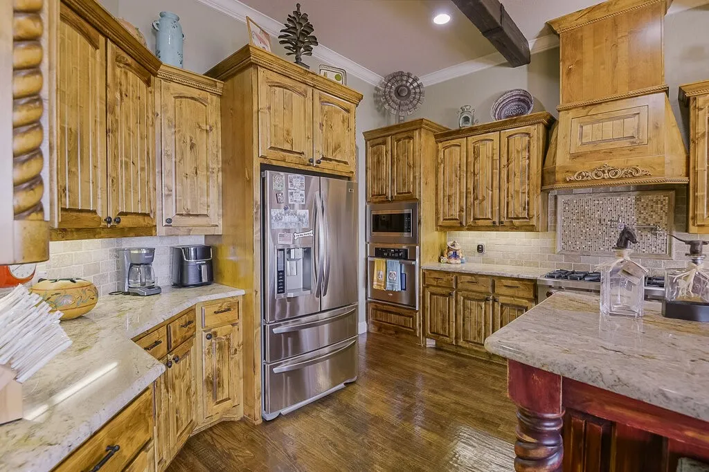 Single Family Residence For Sale in Parker County , 173 Pinnacle Peak Lane, Weatherford, Texas 76087, 3 Bedroom, 3 Bathroom, 3 Garage spaces, 3,452 Sqft, built in 2009, mls#21388951, Real Estate Agent in Weatherford, Homes For Sale in Parker county, Homes For Sale in Weatherford, Realtor in Weatherford Texas, Real Estate Brokerage Independent Realty Texas, Luminita Cordes Realtor