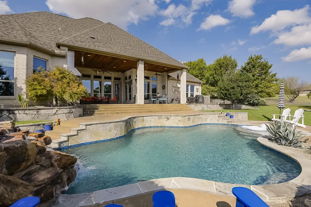 Single Family Residence For Sale in Parker County , 173 Pinnacle Peak Lane, Weatherford, Texas 76087, 3 Bedroom, 3 Bathroom, 3 Garage spaces, 3,452 Sqft, built in 2009, mls#21388951, Real Estate Agent in Weatherford, Homes For Sale in Parker county, Homes For Sale in Weatherford, Realtor in Weatherford Texas, Real Estate Brokerage Independent Realty Texas, Luminita Cordes Realtor