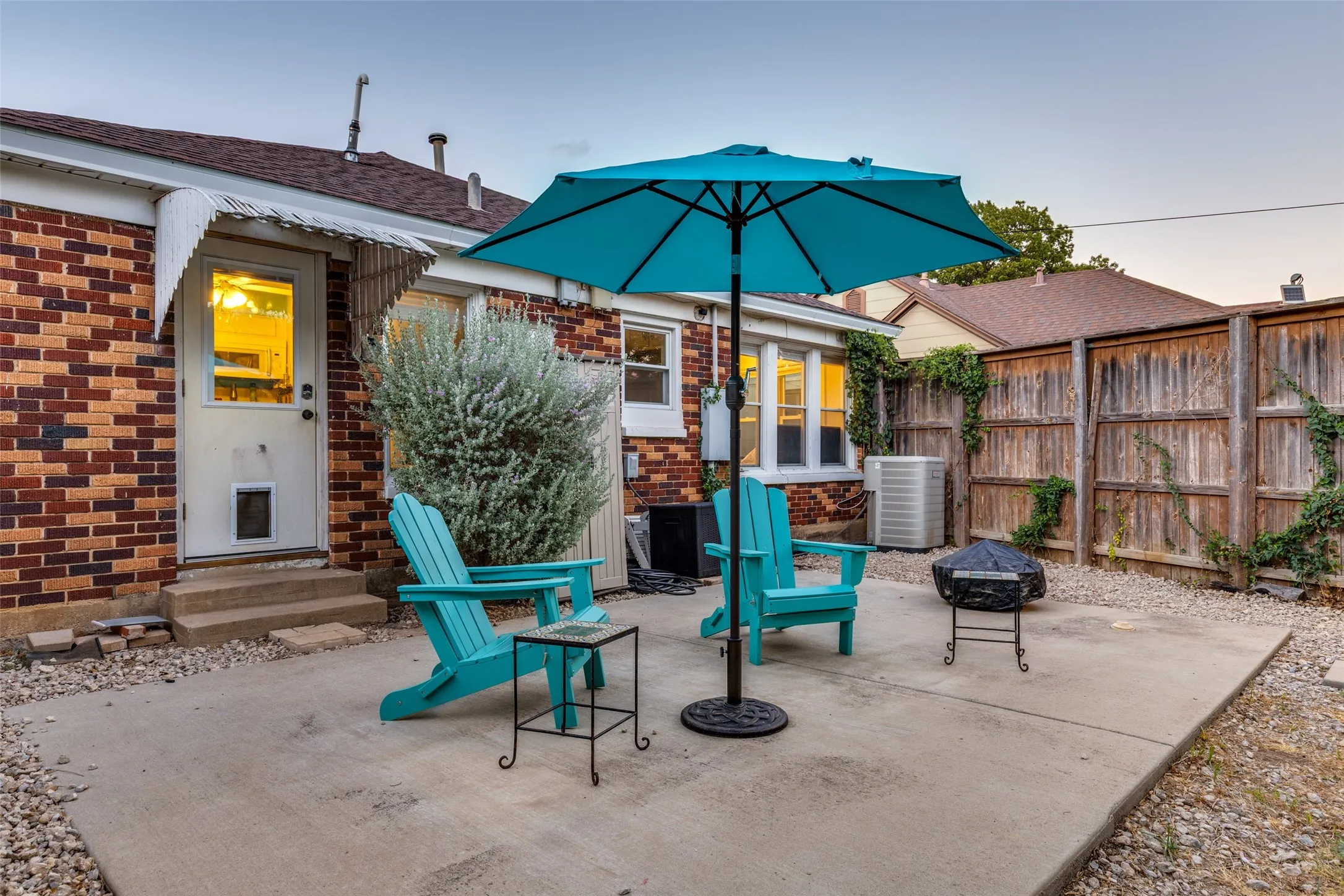 The private rear patio brings a colorful, laid-back vibe to outdoor dining, cocktails, and conversation.
