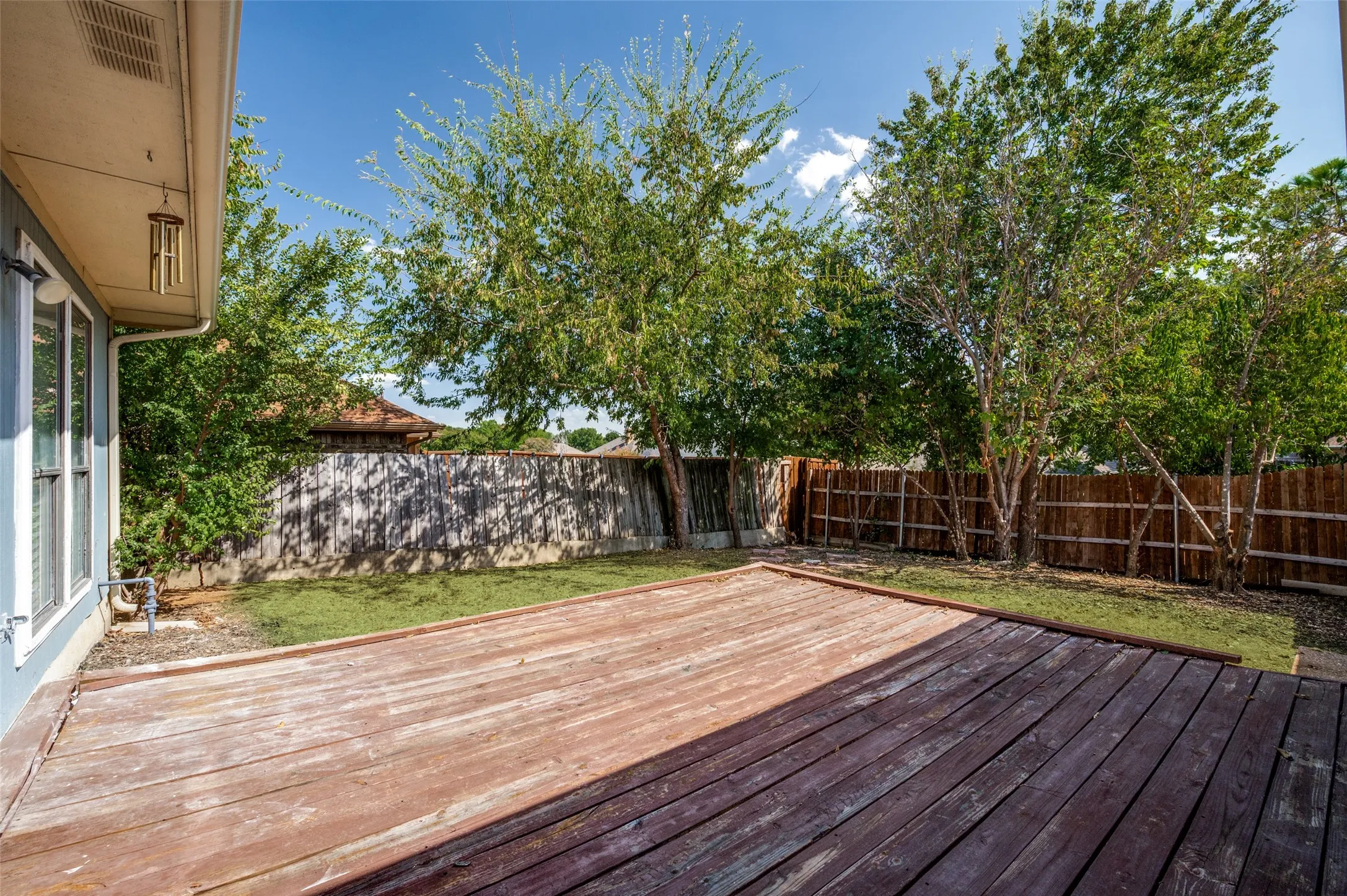 Single Family Residence For Sale in Denton County , 1404 Chesterfield Drive, Carrollton, Texas 75007, 4 Bedroom, 2 Bathroom, 2 Garage spaces, 2,132 Sqft, built in 1985, mls#21388578, Real Estate Agent in Carrollton, Homes For Sale in Denton county, Homes For Sale in Carrollton, Realtor in Carrollton Texas, Real Estate Brokerage Independent Realty Texas, Luminita Cordes Realtor