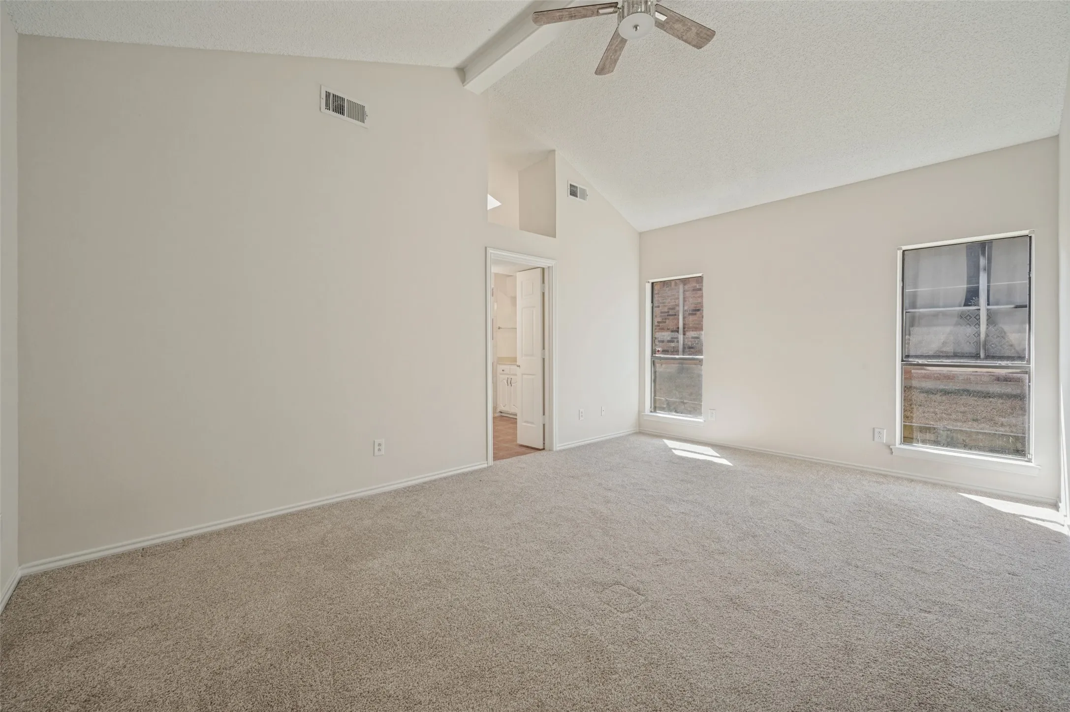 Single Family Residence For Sale in Denton County , 1404 Chesterfield Drive, Carrollton, Texas 75007, 4 Bedroom, 2 Bathroom, 2 Garage spaces, 2,132 Sqft, built in 1985, mls#21388578, Real Estate Agent in Carrollton, Homes For Sale in Denton county, Homes For Sale in Carrollton, Realtor in Carrollton Texas, Real Estate Brokerage Independent Realty Texas, Luminita Cordes Realtor