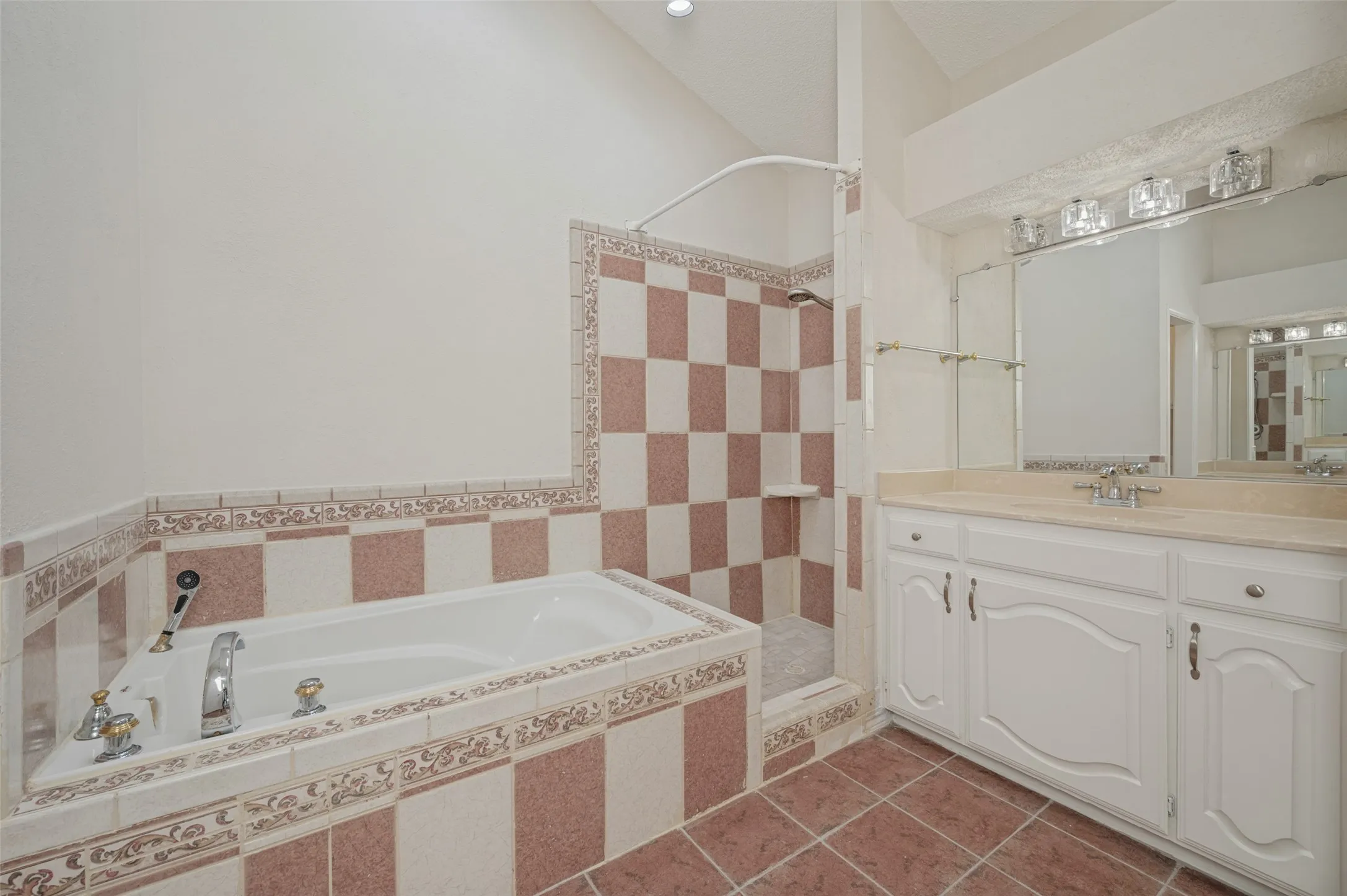 Single Family Residence For Sale in Denton County , 1404 Chesterfield Drive, Carrollton, Texas 75007, 4 Bedroom, 2 Bathroom, 2 Garage spaces, 2,132 Sqft, built in 1985, mls#21388578, Real Estate Agent in Carrollton, Homes For Sale in Denton county, Homes For Sale in Carrollton, Realtor in Carrollton Texas, Real Estate Brokerage Independent Realty Texas, Luminita Cordes Realtor