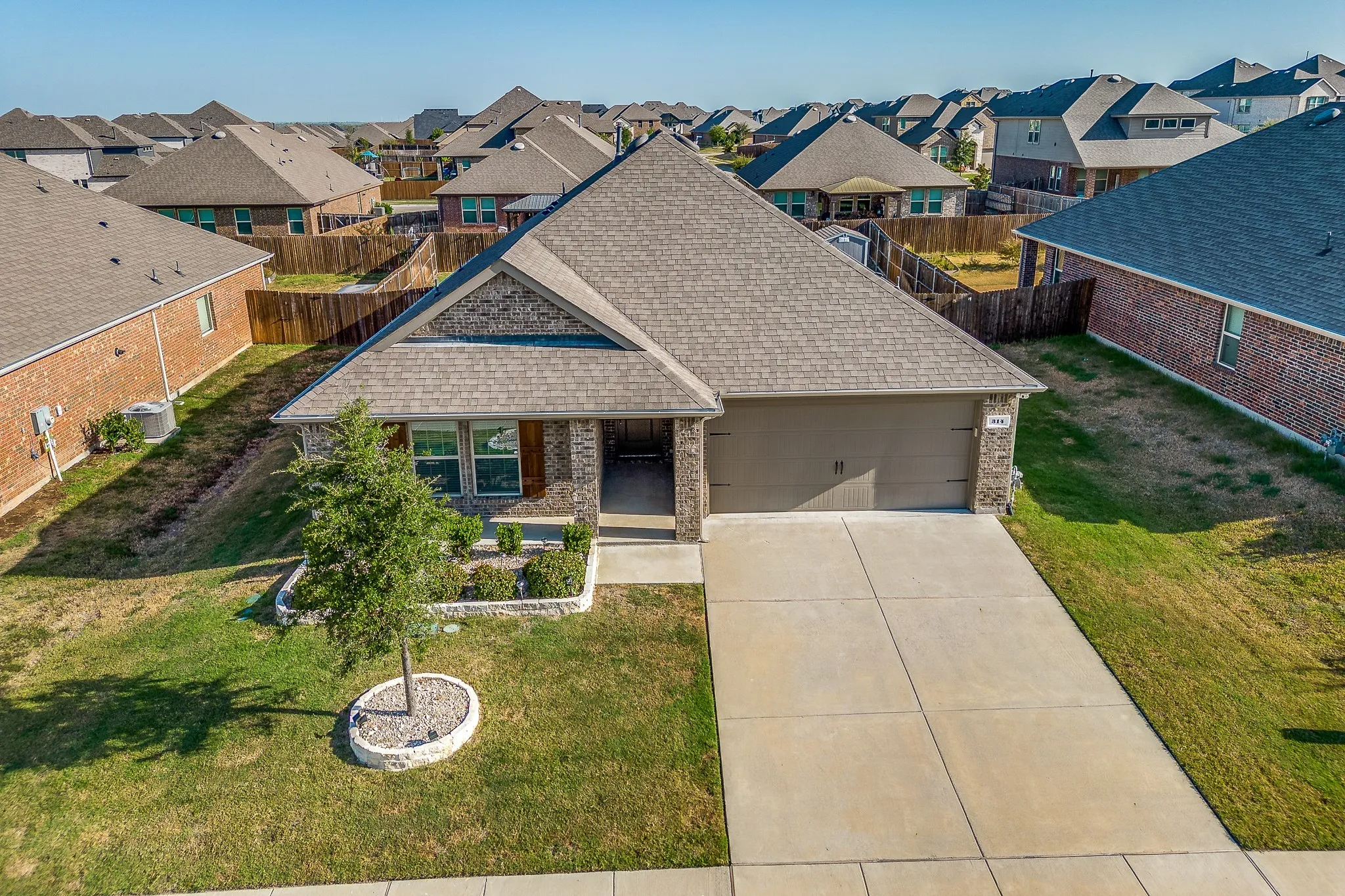 Single Family Residence For Rent in Rockwall County , 314 Gatecrest Drive, Fate, Texas 75087, 3 Bedroom, 2 Bathroom, 2 Garage spaces, 1,760 Sqft, built in 2022, mls#21388221, Real Estate Agent in Fate, Homes For Rent in Rockwall county, Homes For Rent in Fate, Realtor in Fate Texas, Real Estate Brokerage Independent Realty Texas, Luminita Cordes Realtor