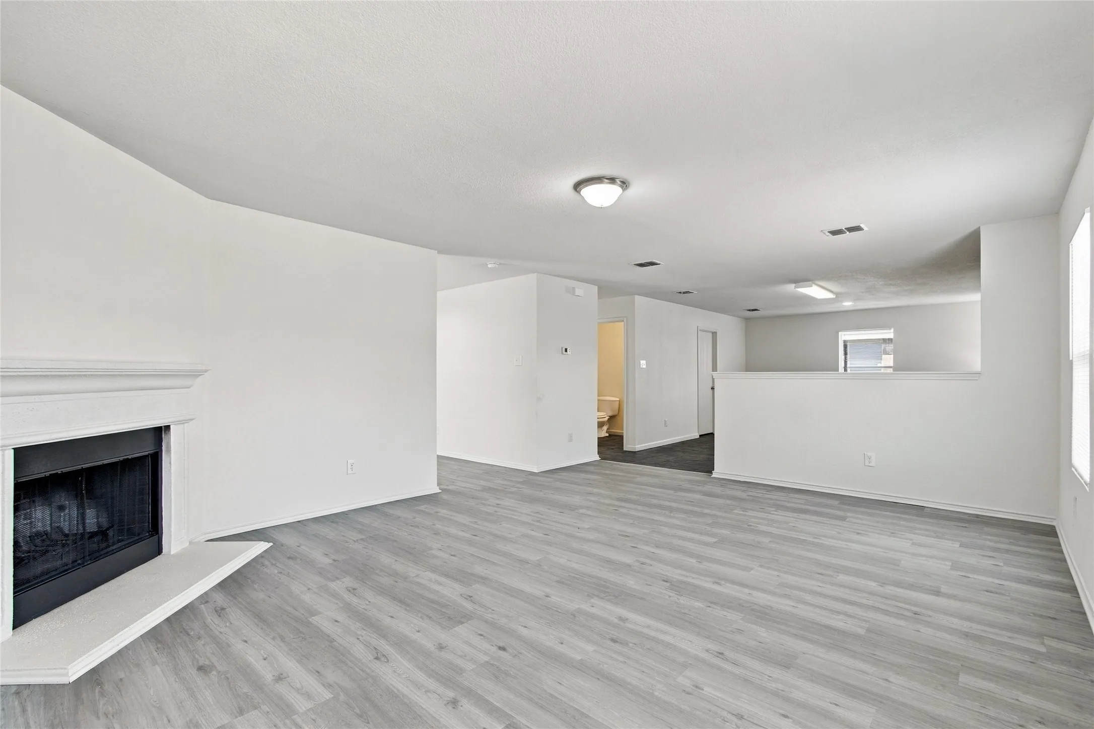 Single Family Residence For Sale in Wise County , 12121 Arbor Lake Road, Rhome, Texas 76078, 4 Bedroom, 3 Bathroom, 2 Garage spaces, 2,360 Sqft, built in 2006, mls#21389443, Real Estate Agent in Rhome, Homes For Sale in Wise county, Homes For Sale in Rhome, Realtor in Rhome Texas, Real Estate Brokerage Independent Realty Texas, Luminita Cordes Realtor