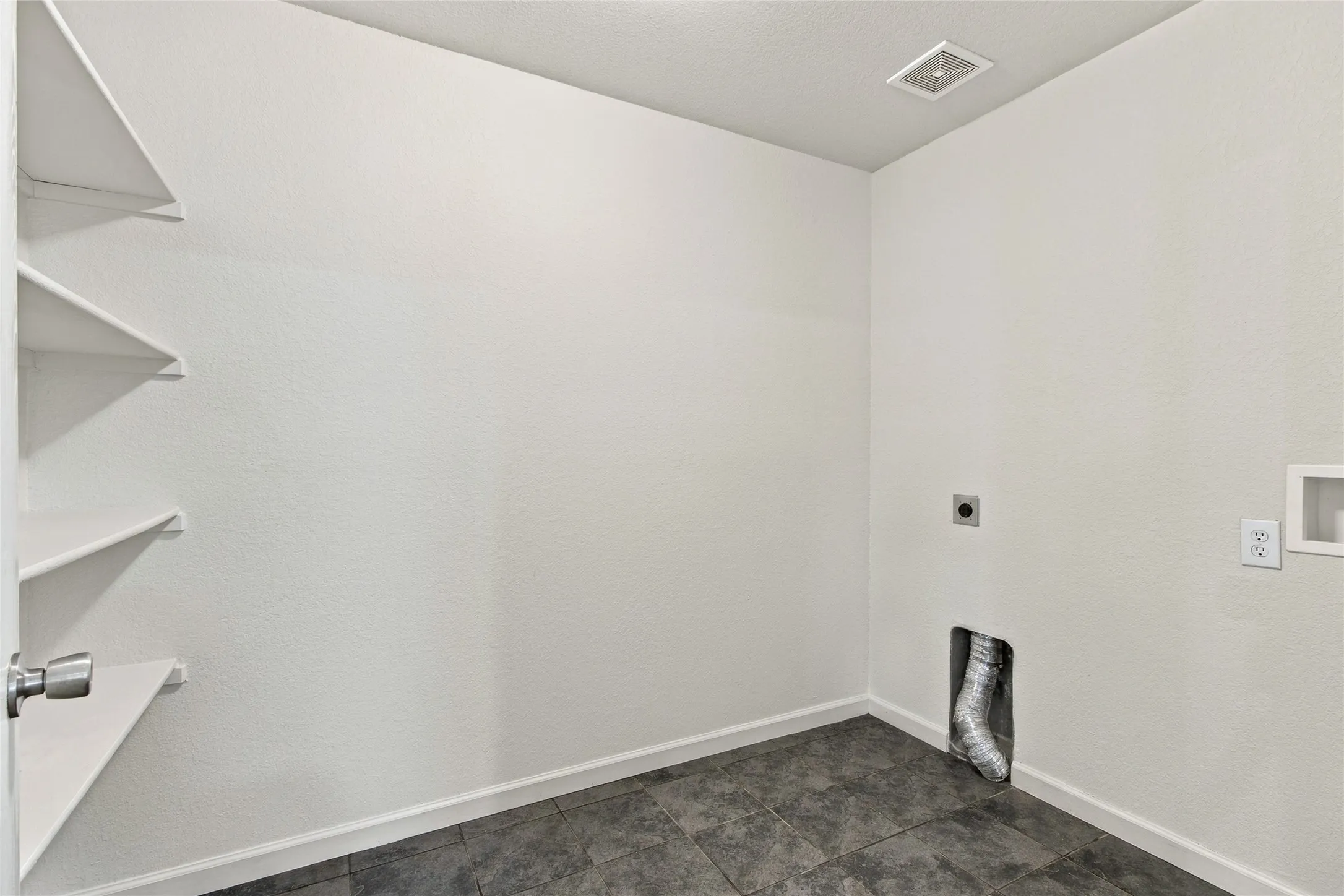 Single Family Residence For Sale in Wise County , 12121 Arbor Lake Road, Rhome, Texas 76078, 4 Bedroom, 3 Bathroom, 2 Garage spaces, 2,360 Sqft, built in 2006, mls#21389443, Real Estate Agent in Rhome, Homes For Sale in Wise county, Homes For Sale in Rhome, Realtor in Rhome Texas, Real Estate Brokerage Independent Realty Texas, Luminita Cordes Realtor