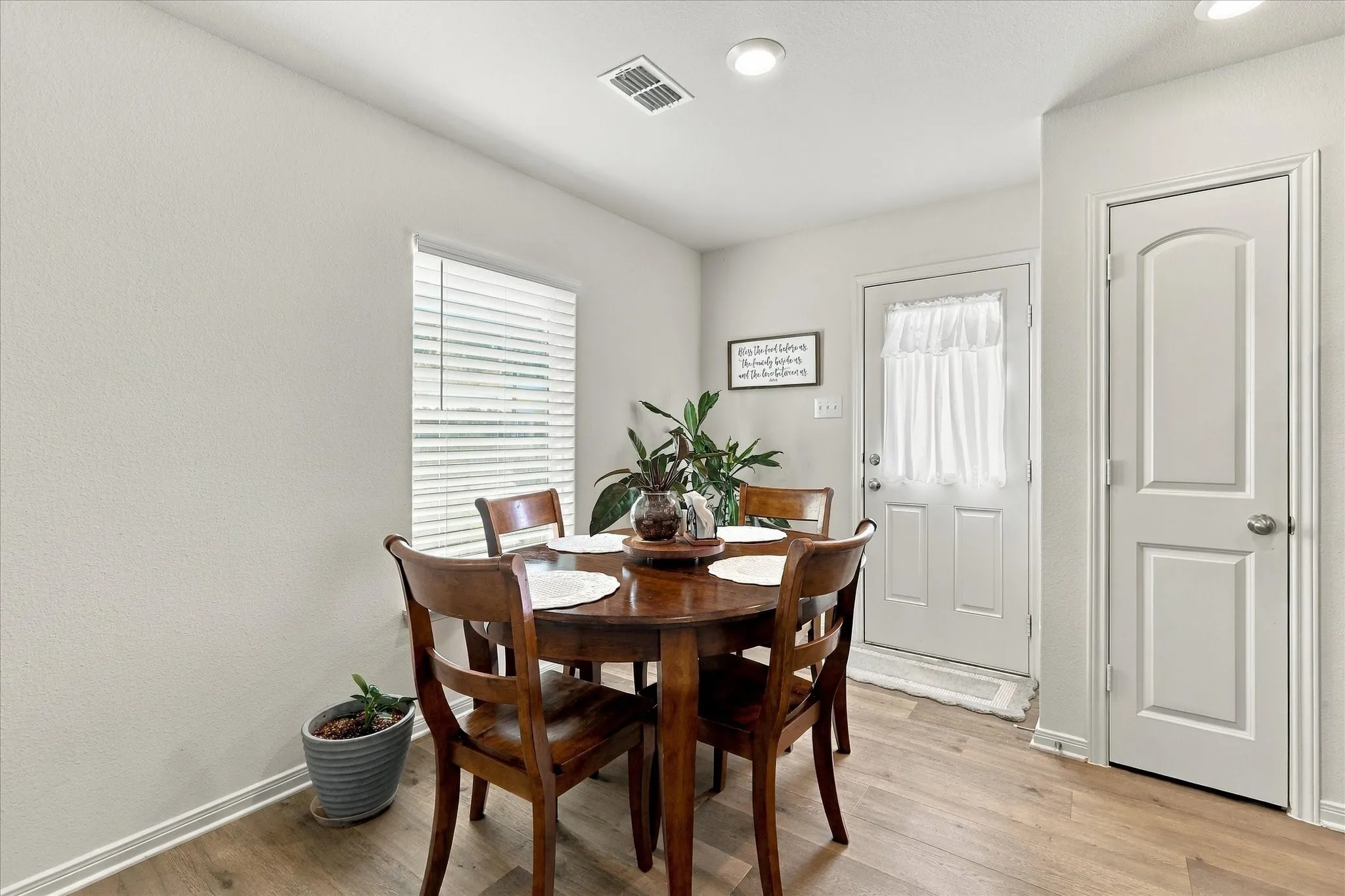 Single Family Residence For Sale in Denton County , 14017 Golden Valley Road, Ponder, Texas 76259, 3 Bedroom, 2 Bathroom, 2 Garage spaces, 1,084 Sqft, built in 2024, mls#21389873, Real Estate Agent in Ponder, Homes For Sale in Denton county, Homes For Sale in Ponder, Realtor in Ponder Texas, Real Estate Brokerage Independent Realty Texas, Luminita Cordes Realtor