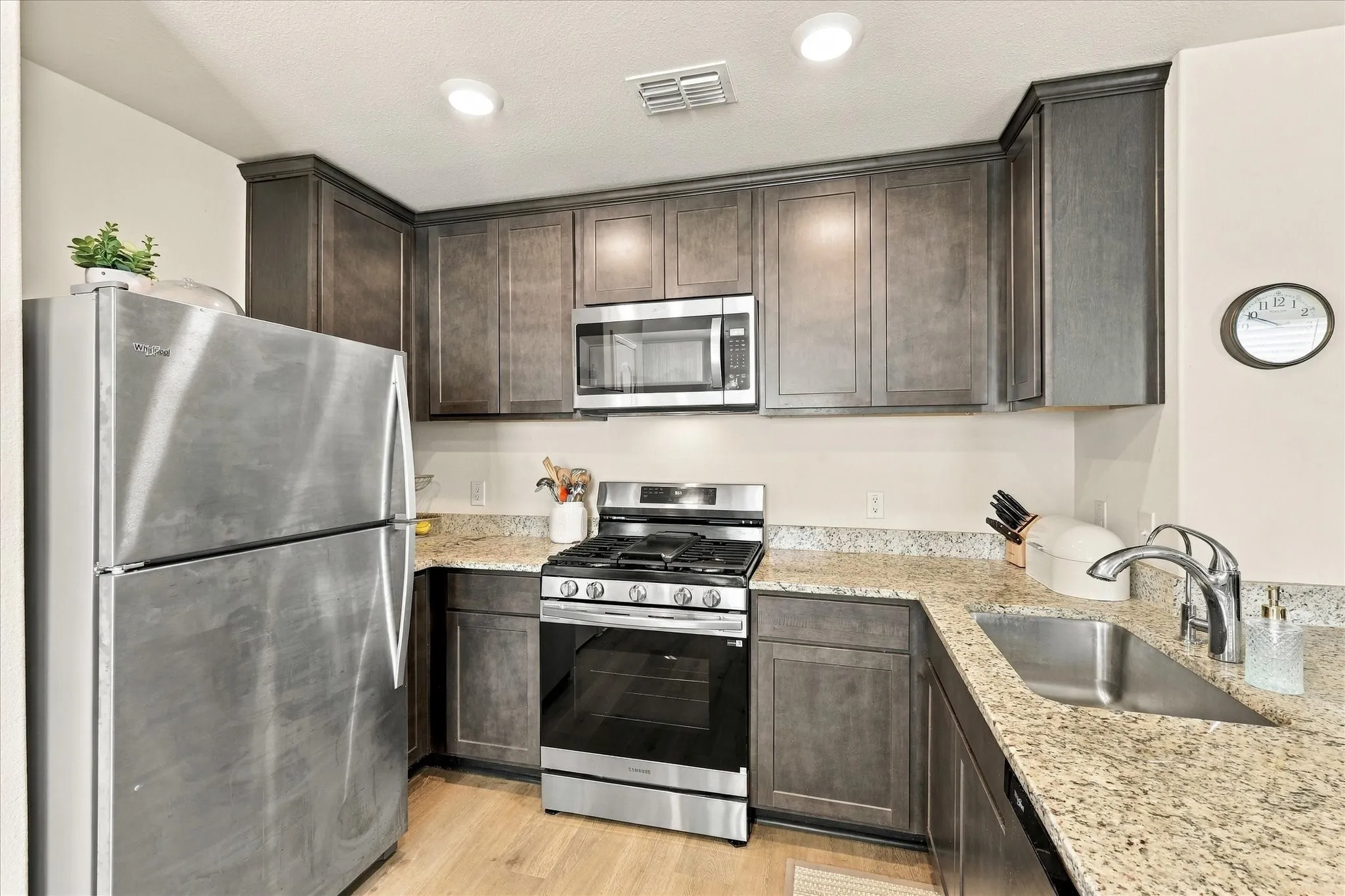 Single Family Residence For Sale in Denton County , 14017 Golden Valley Road, Ponder, Texas 76259, 3 Bedroom, 2 Bathroom, 2 Garage spaces, 1,084 Sqft, built in 2024, mls#21389873, Real Estate Agent in Ponder, Homes For Sale in Denton county, Homes For Sale in Ponder, Realtor in Ponder Texas, Real Estate Brokerage Independent Realty Texas, Luminita Cordes Realtor