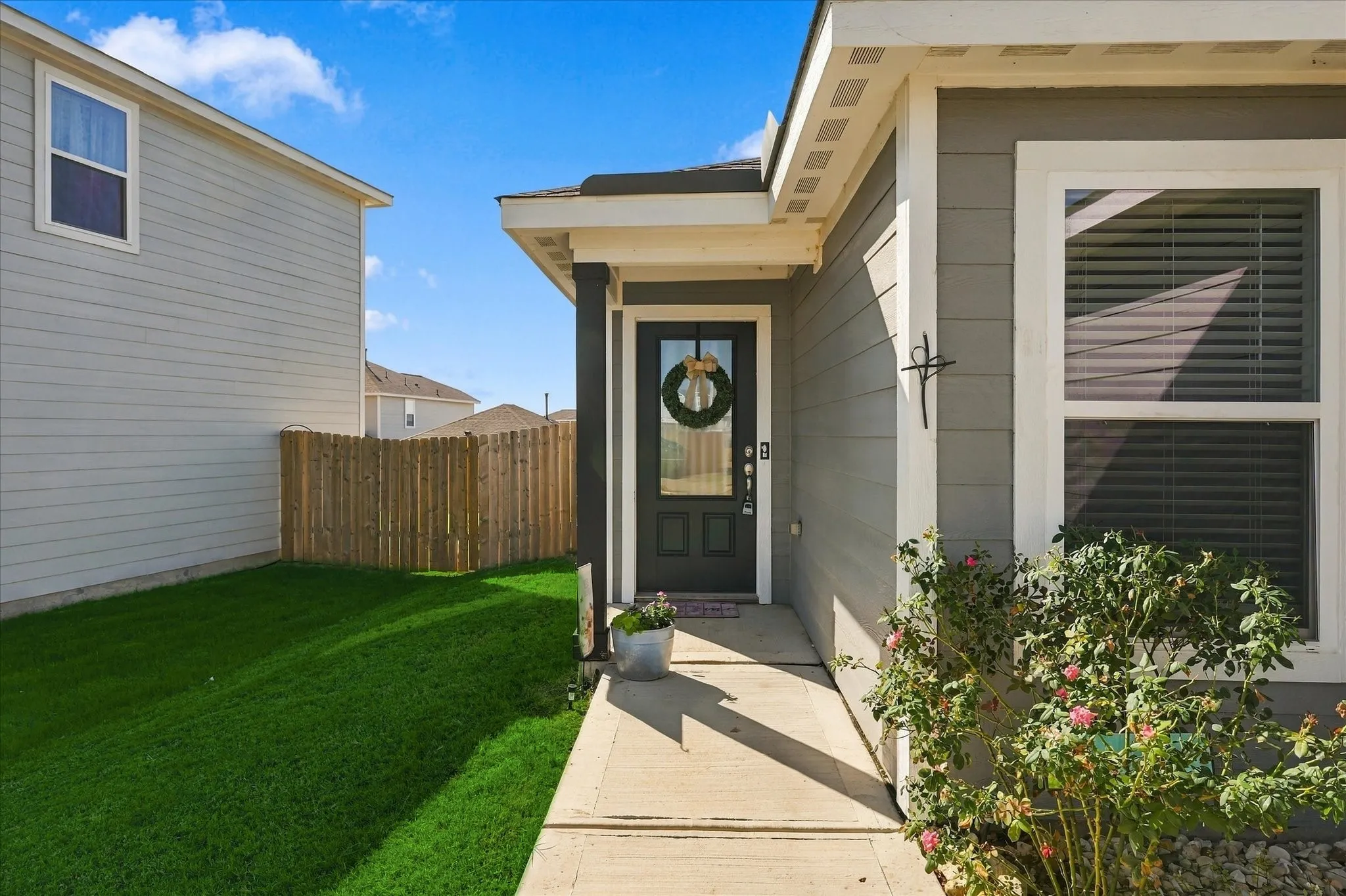 Single Family Residence For Sale in Denton County , 14017 Golden Valley Road, Ponder, Texas 76259, 3 Bedroom, 2 Bathroom, 2 Garage spaces, 1,084 Sqft, built in 2024, mls#21389873, Real Estate Agent in Ponder, Homes For Sale in Denton county, Homes For Sale in Ponder, Realtor in Ponder Texas, Real Estate Brokerage Independent Realty Texas, Luminita Cordes Realtor