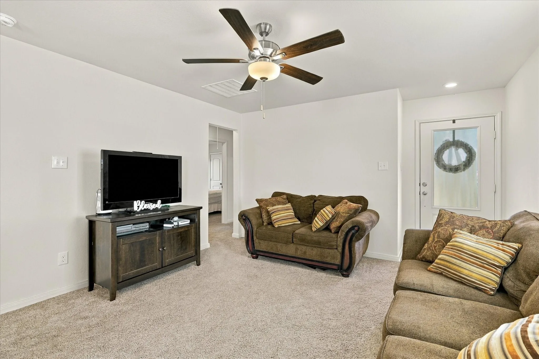 Single Family Residence For Sale in Denton County , 14017 Golden Valley Road, Ponder, Texas 76259, 3 Bedroom, 2 Bathroom, 2 Garage spaces, 1,084 Sqft, built in 2024, mls#21389873, Real Estate Agent in Ponder, Homes For Sale in Denton county, Homes For Sale in Ponder, Realtor in Ponder Texas, Real Estate Brokerage Independent Realty Texas, Luminita Cordes Realtor