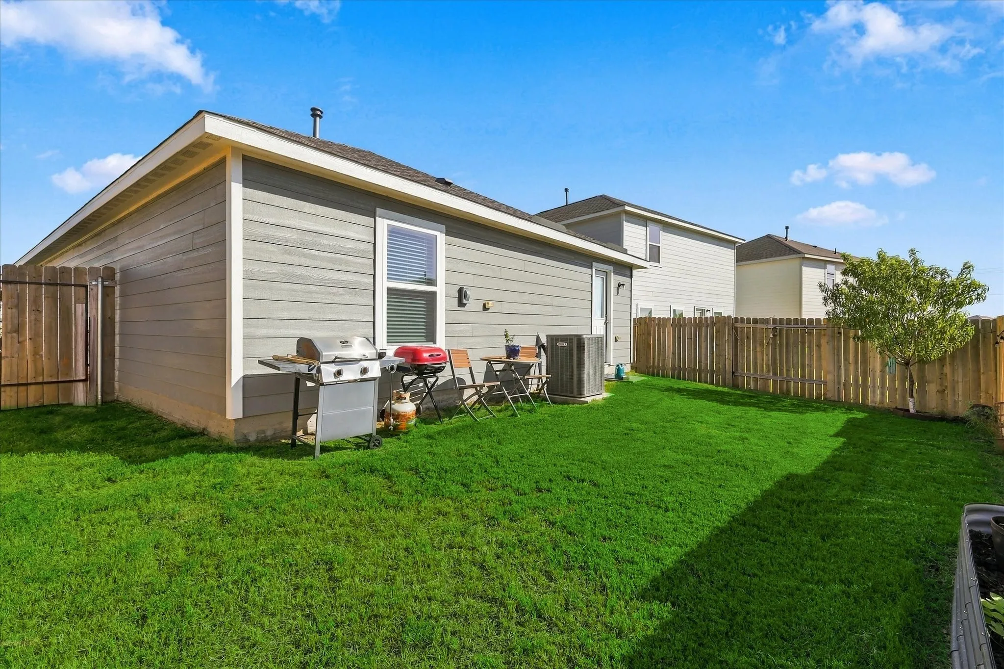 Single Family Residence For Sale in Denton County , 14017 Golden Valley Road, Ponder, Texas 76259, 3 Bedroom, 2 Bathroom, 2 Garage spaces, 1,084 Sqft, built in 2024, mls#21389873, Real Estate Agent in Ponder, Homes For Sale in Denton county, Homes For Sale in Ponder, Realtor in Ponder Texas, Real Estate Brokerage Independent Realty Texas, Luminita Cordes Realtor