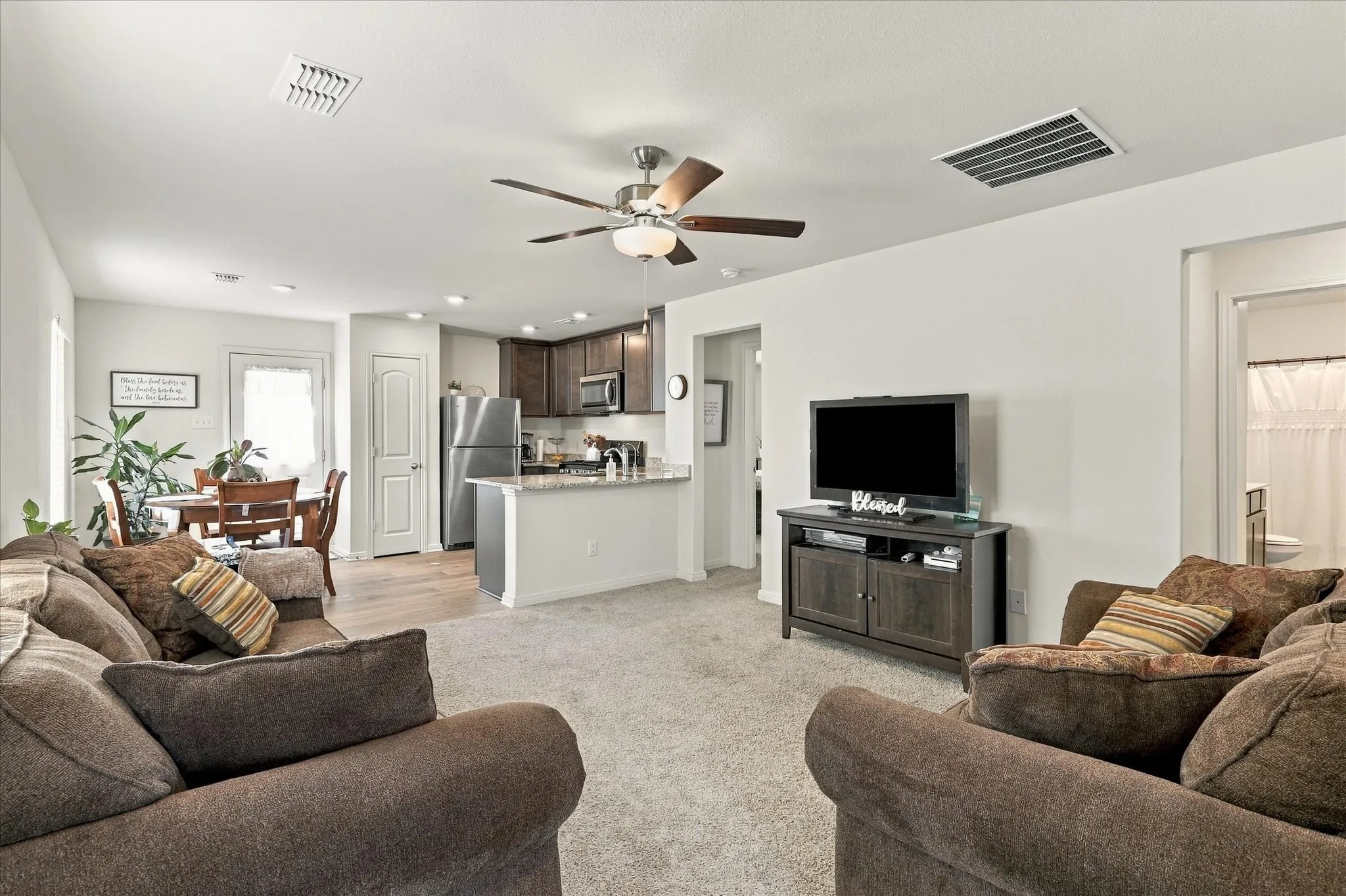 Single Family Residence For Sale in Denton County , 14017 Golden Valley Road, Ponder, Texas 76259, 3 Bedroom, 2 Bathroom, 2 Garage spaces, 1,084 Sqft, built in 2024, mls#21389873, Real Estate Agent in Ponder, Homes For Sale in Denton county, Homes For Sale in Ponder, Realtor in Ponder Texas, Real Estate Brokerage Independent Realty Texas, Luminita Cordes Realtor