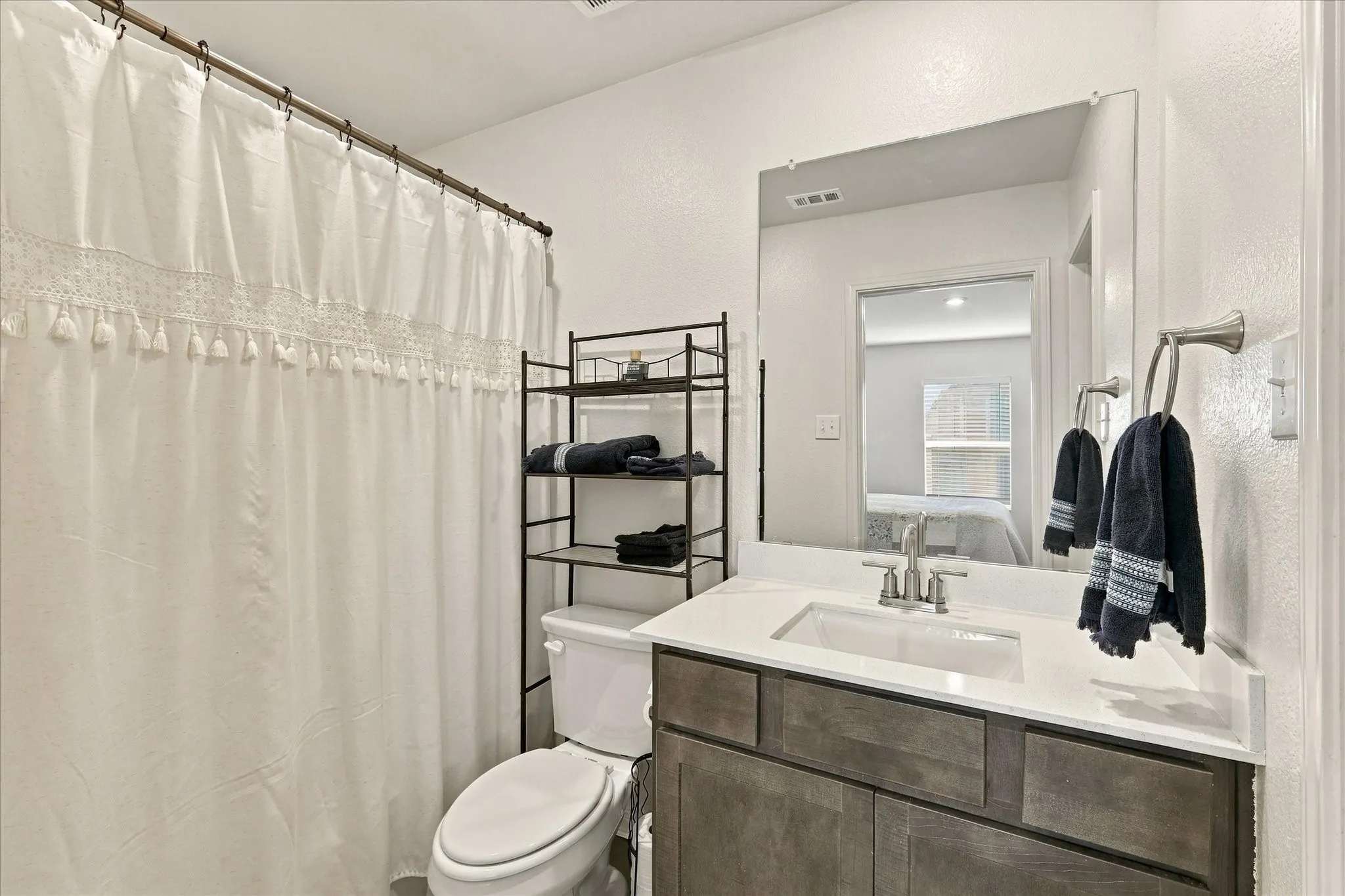 Single Family Residence For Sale in Denton County , 14017 Golden Valley Road, Ponder, Texas 76259, 3 Bedroom, 2 Bathroom, 2 Garage spaces, 1,084 Sqft, built in 2024, mls#21389873, Real Estate Agent in Ponder, Homes For Sale in Denton county, Homes For Sale in Ponder, Realtor in Ponder Texas, Real Estate Brokerage Independent Realty Texas, Luminita Cordes Realtor