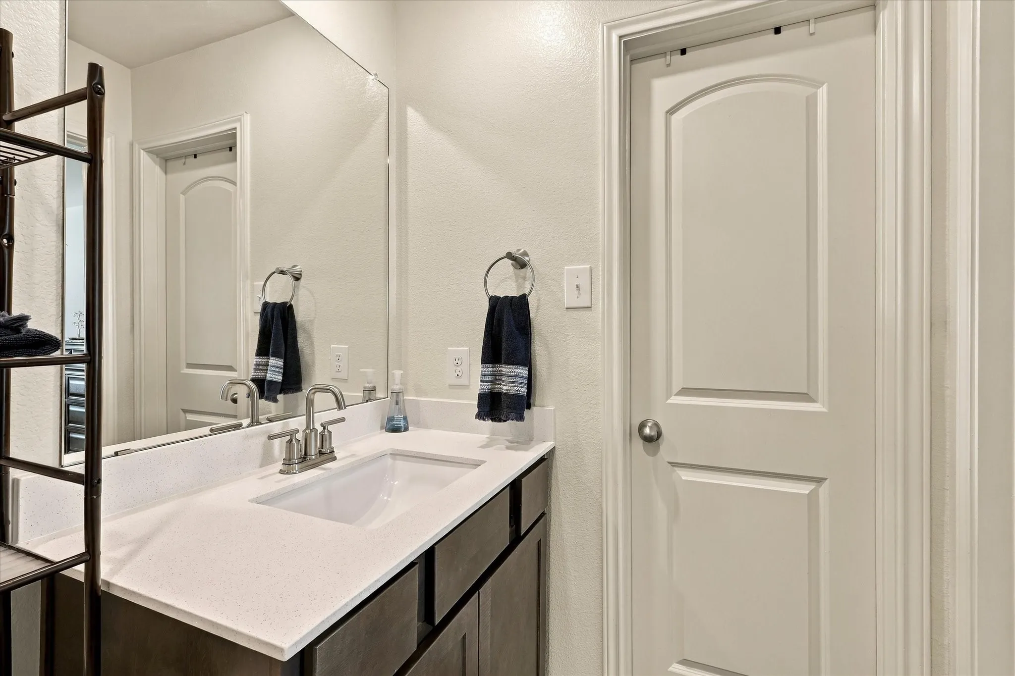 Single Family Residence For Sale in Denton County , 14017 Golden Valley Road, Ponder, Texas 76259, 3 Bedroom, 2 Bathroom, 2 Garage spaces, 1,084 Sqft, built in 2024, mls#21389873, Real Estate Agent in Ponder, Homes For Sale in Denton county, Homes For Sale in Ponder, Realtor in Ponder Texas, Real Estate Brokerage Independent Realty Texas, Luminita Cordes Realtor