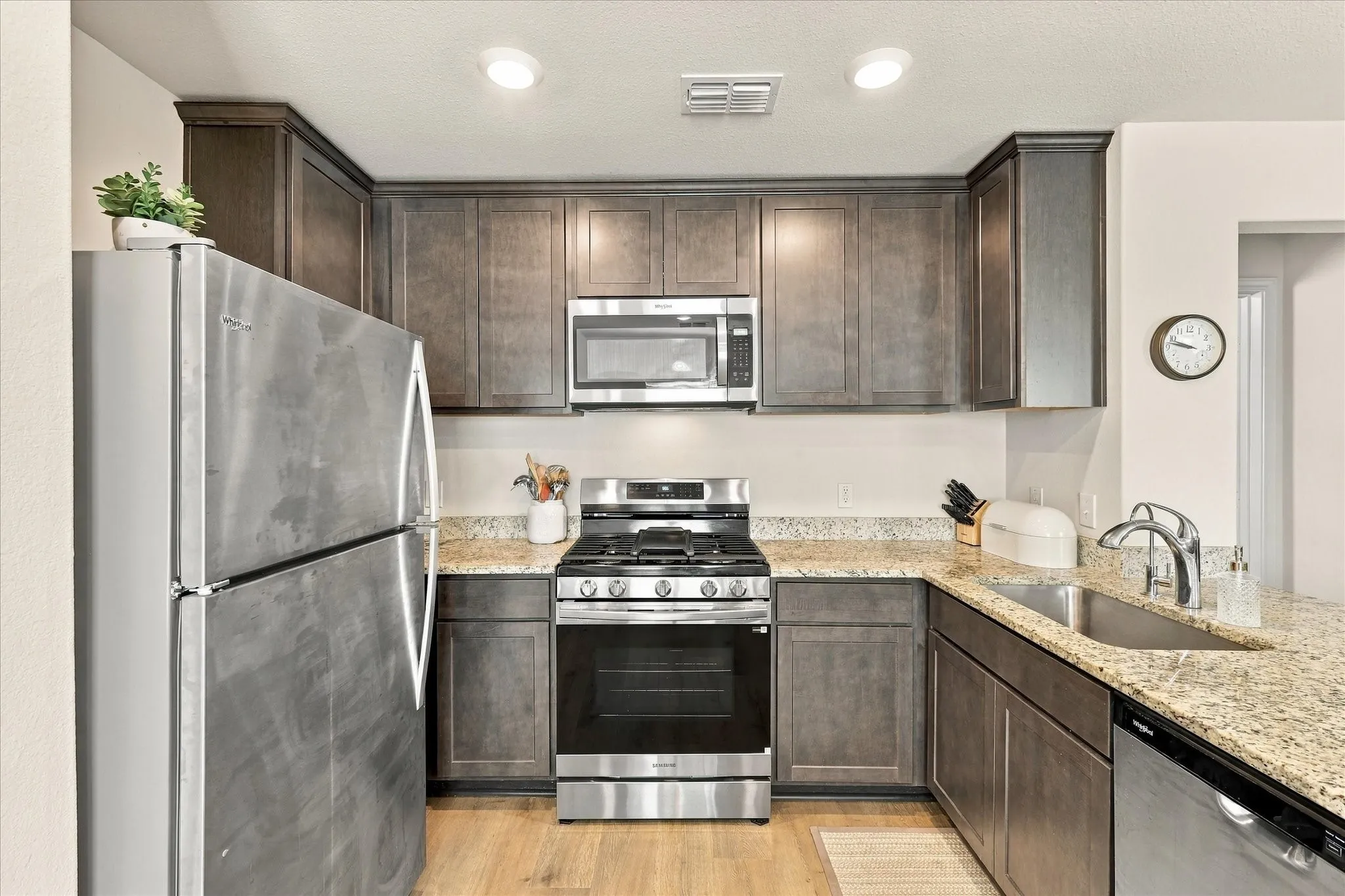Single Family Residence For Sale in Denton County , 14017 Golden Valley Road, Ponder, Texas 76259, 3 Bedroom, 2 Bathroom, 2 Garage spaces, 1,084 Sqft, built in 2024, mls#21389873, Real Estate Agent in Ponder, Homes For Sale in Denton county, Homes For Sale in Ponder, Realtor in Ponder Texas, Real Estate Brokerage Independent Realty Texas, Luminita Cordes Realtor