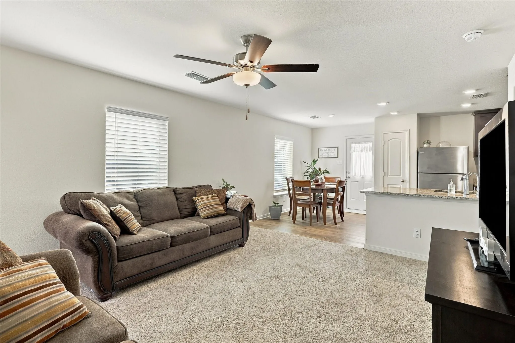 Single Family Residence For Sale in Denton County , 14017 Golden Valley Road, Ponder, Texas 76259, 3 Bedroom, 2 Bathroom, 2 Garage spaces, 1,084 Sqft, built in 2024, mls#21389873, Real Estate Agent in Ponder, Homes For Sale in Denton county, Homes For Sale in Ponder, Realtor in Ponder Texas, Real Estate Brokerage Independent Realty Texas, Luminita Cordes Realtor